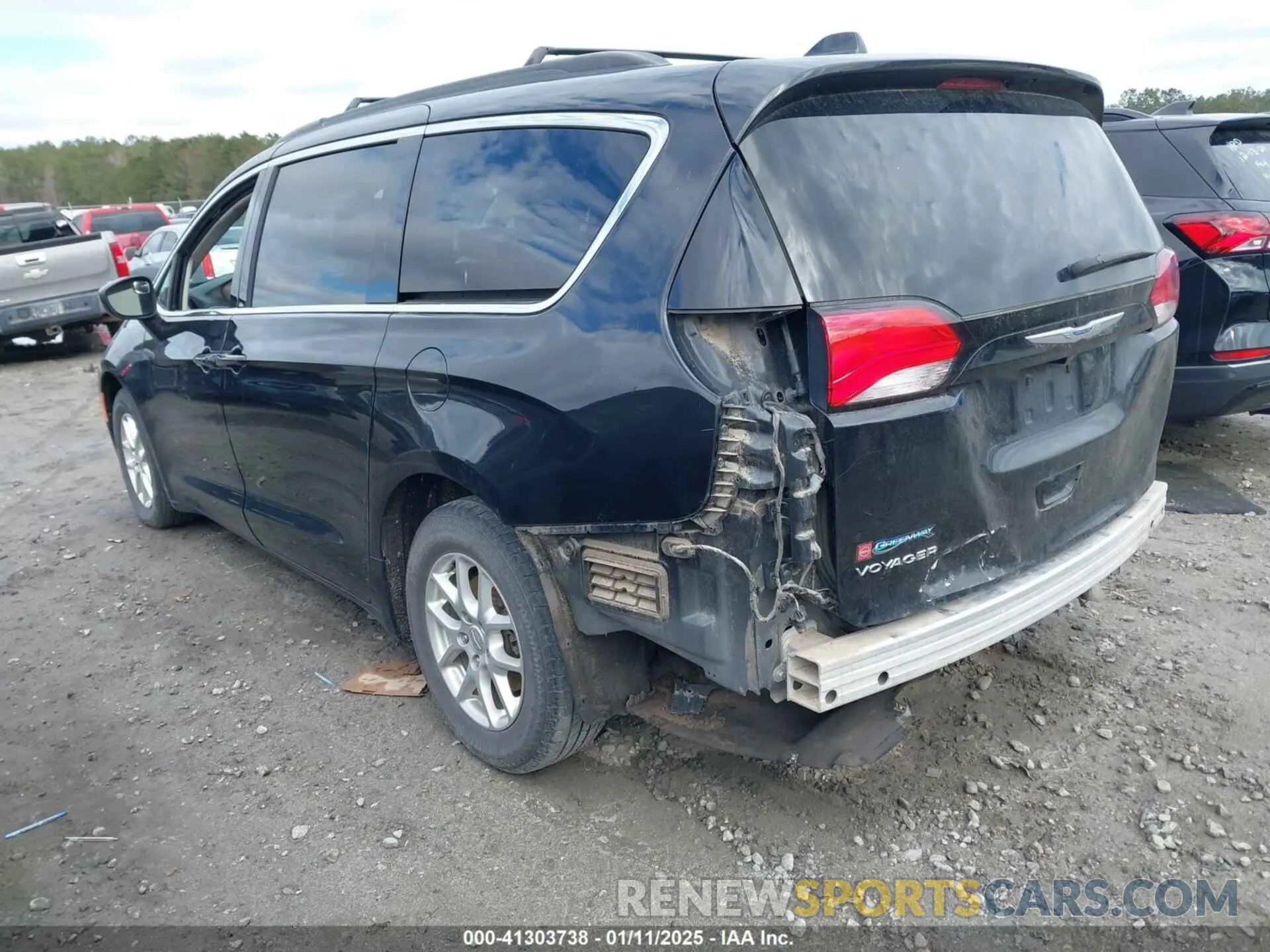 3 Фотография поврежденного автомобиля 2C4RC1DG7LR176839 CHRYSLER VOYAGER 2020