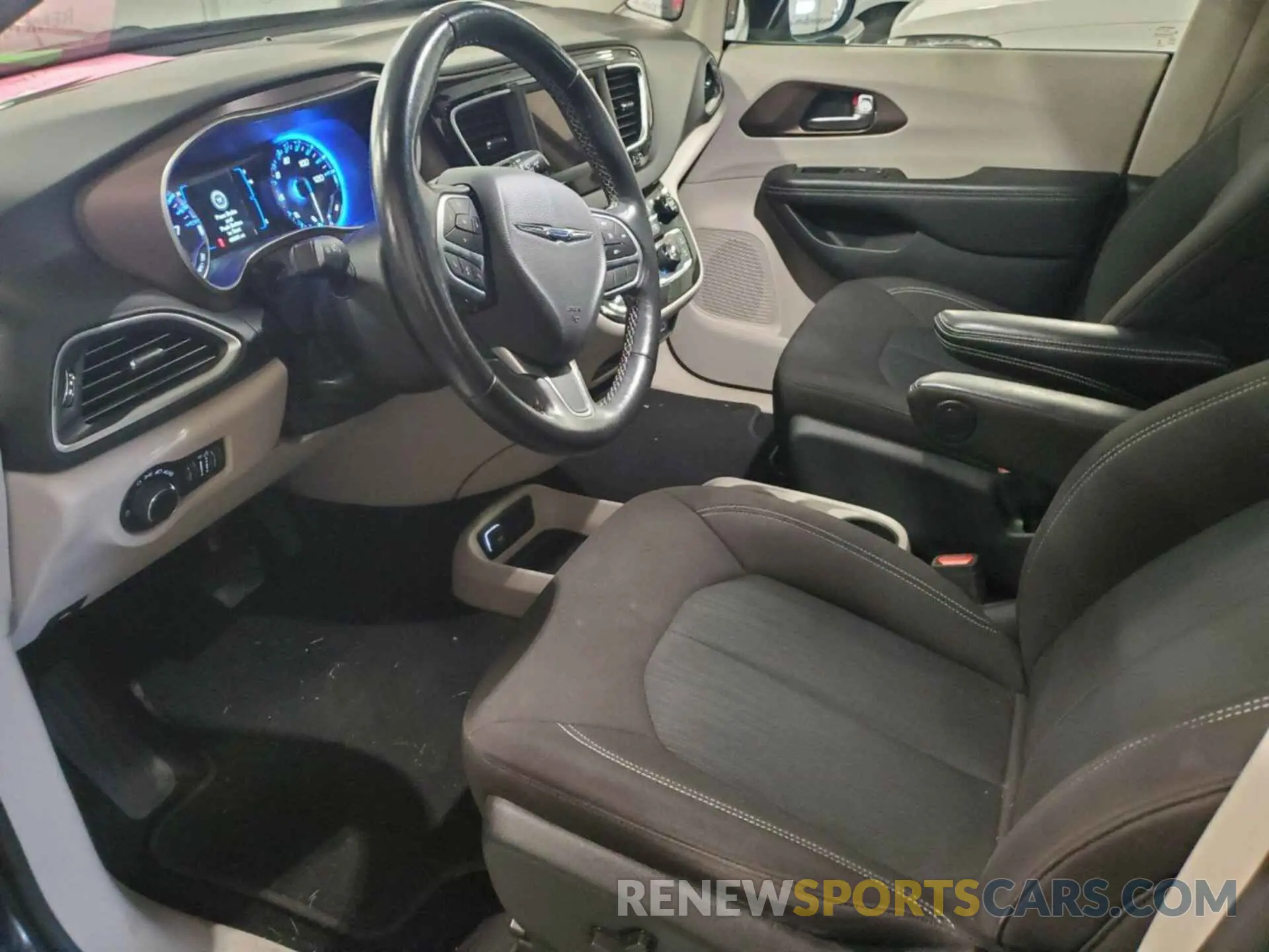 15 Фотография поврежденного автомобиля 2C4RC1CG3MR577548 CHRYSLER VOYAGER 2021