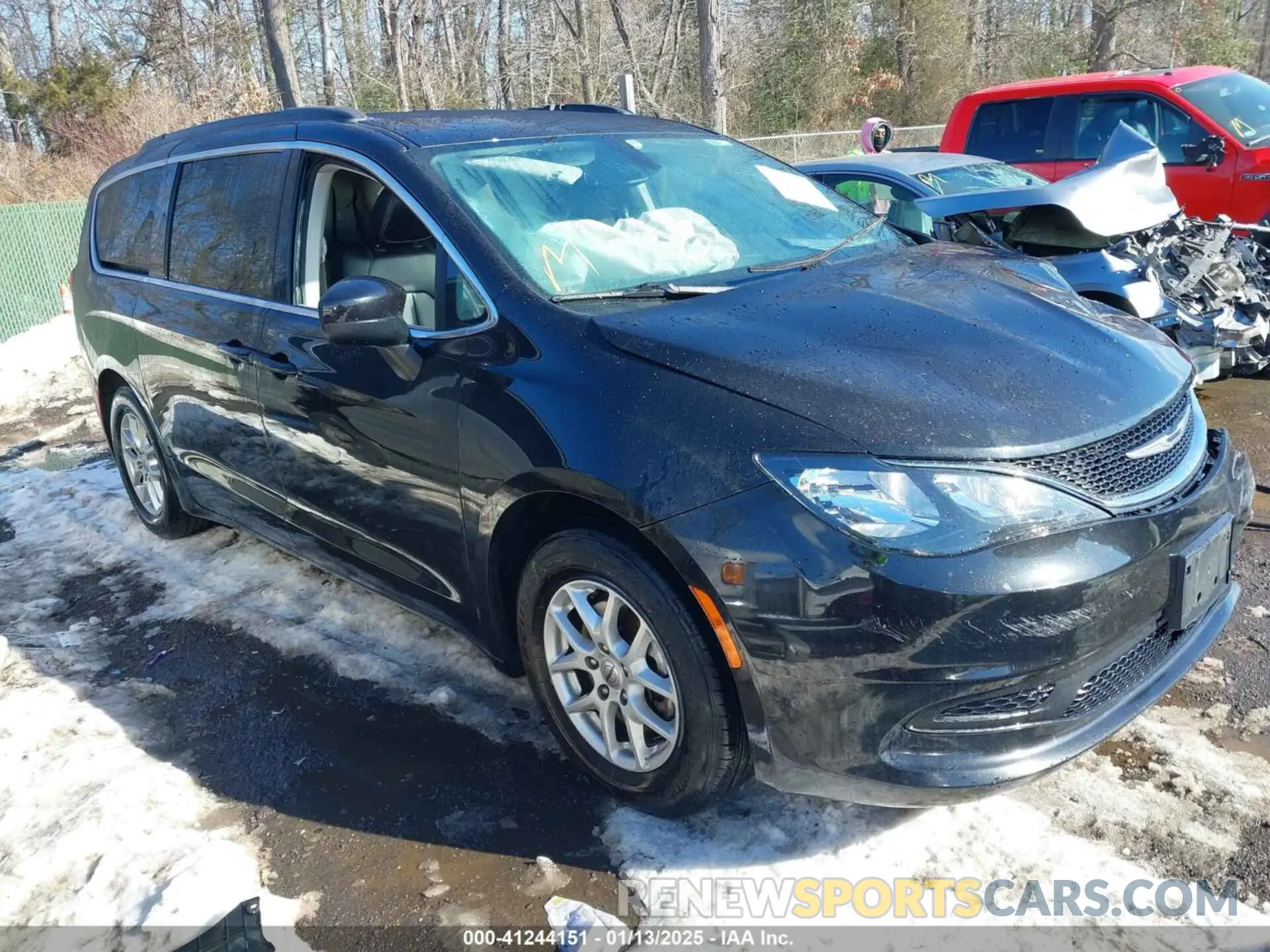1 Фотография поврежденного автомобиля 2C4RC1DG0MR506659 CHRYSLER VOYAGER 2021