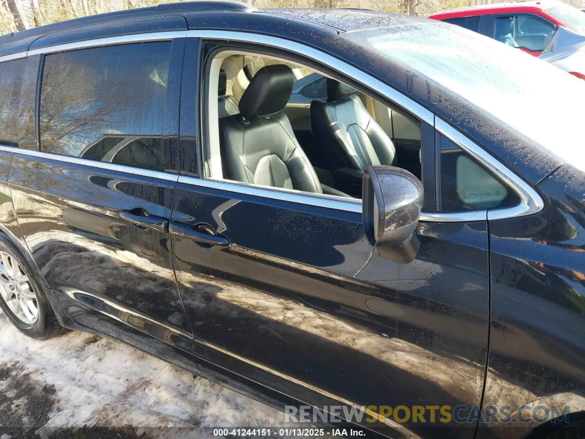 13 Фотография поврежденного автомобиля 2C4RC1DG0MR506659 CHRYSLER VOYAGER 2021