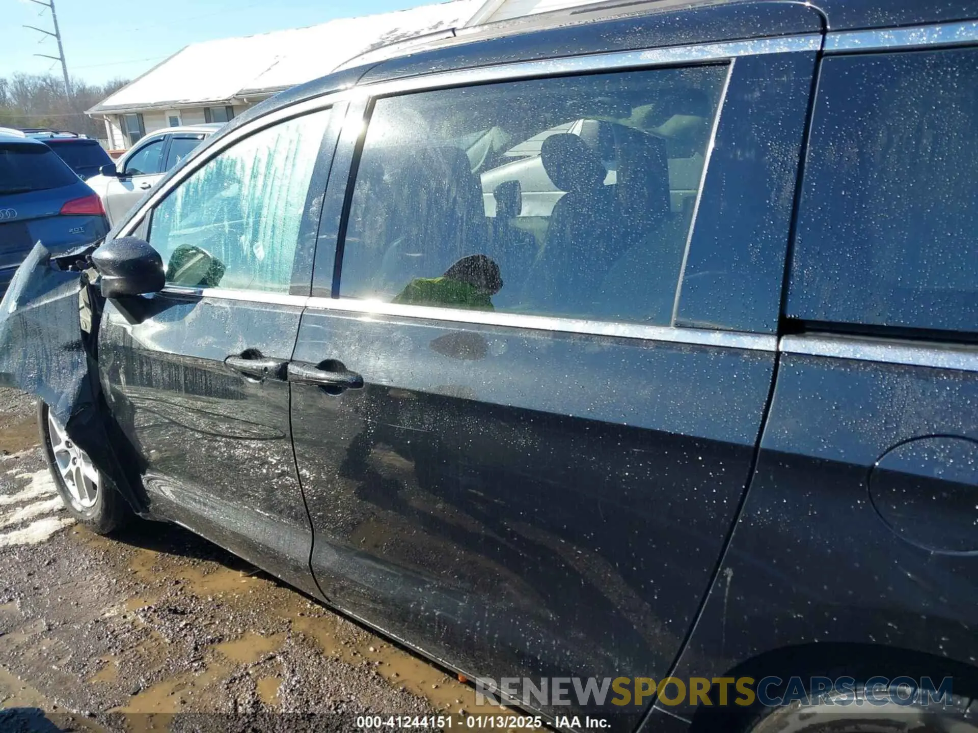 14 Фотография поврежденного автомобиля 2C4RC1DG0MR506659 CHRYSLER VOYAGER 2021