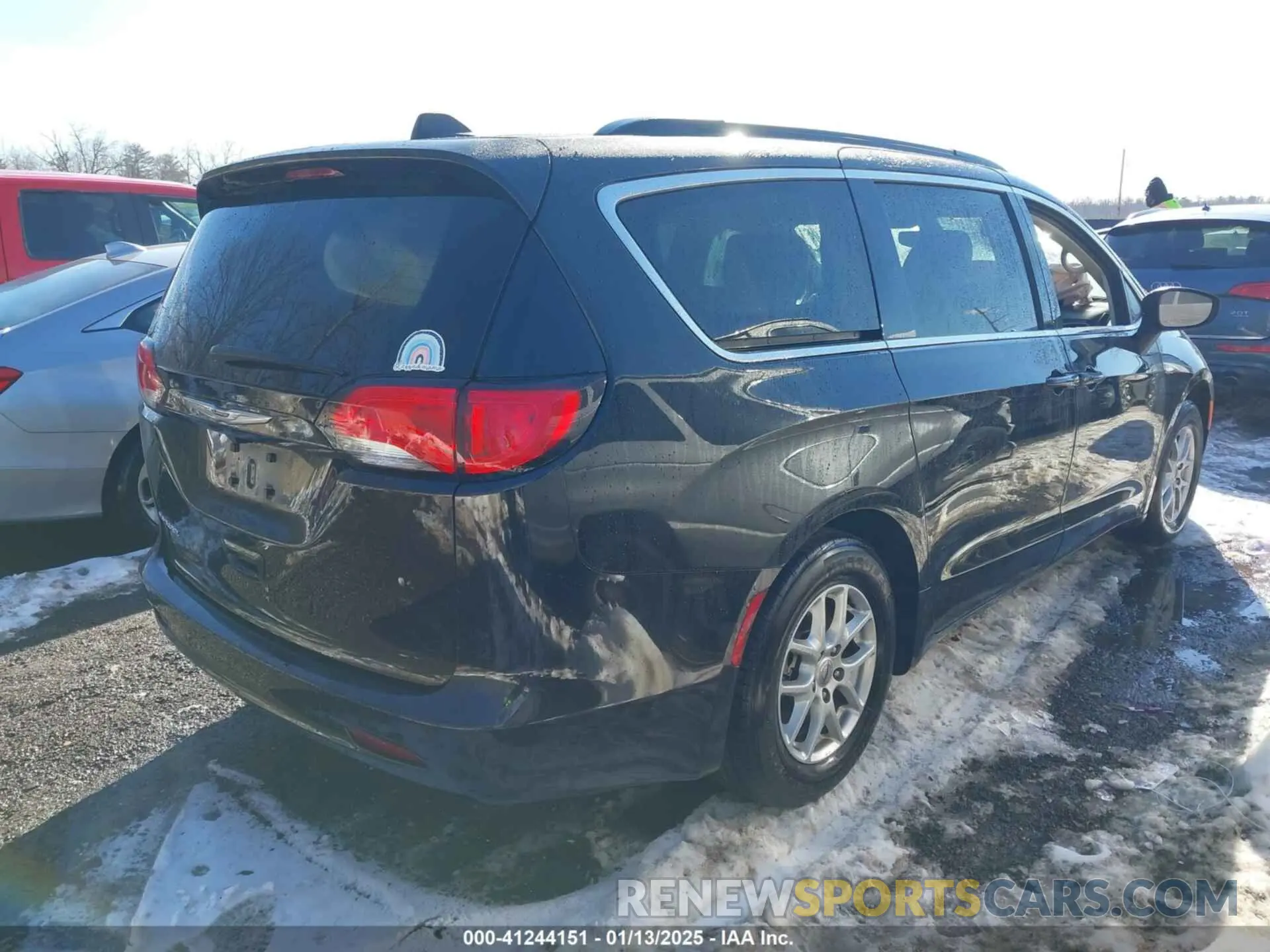 4 Фотография поврежденного автомобиля 2C4RC1DG0MR506659 CHRYSLER VOYAGER 2021