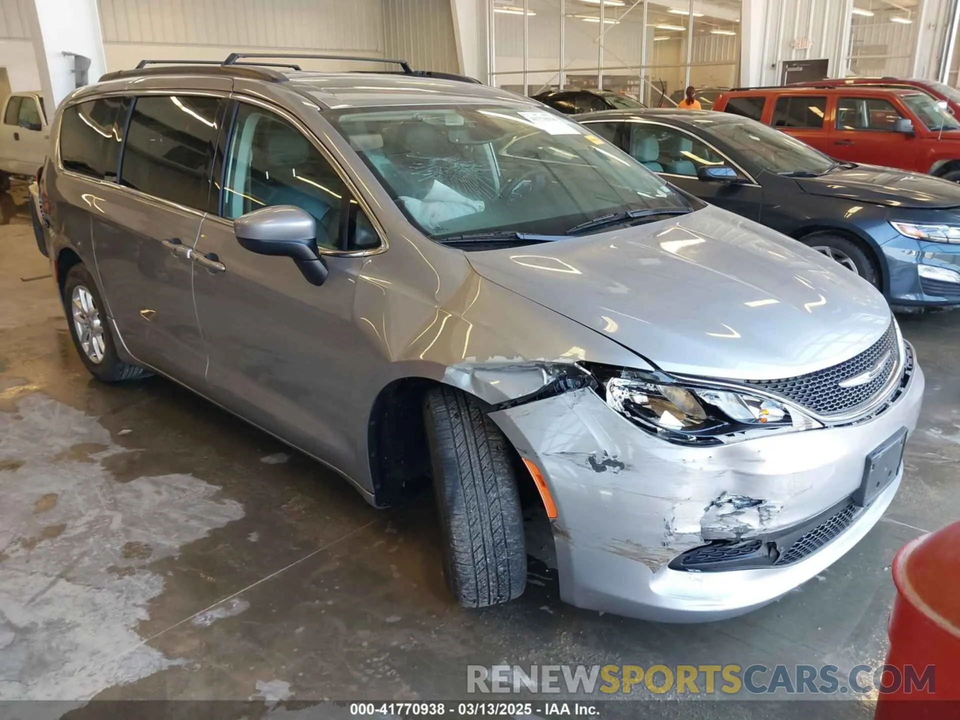 1 Фотография поврежденного автомобиля 2C4RC1DG2MR506453 CHRYSLER VOYAGER 2021