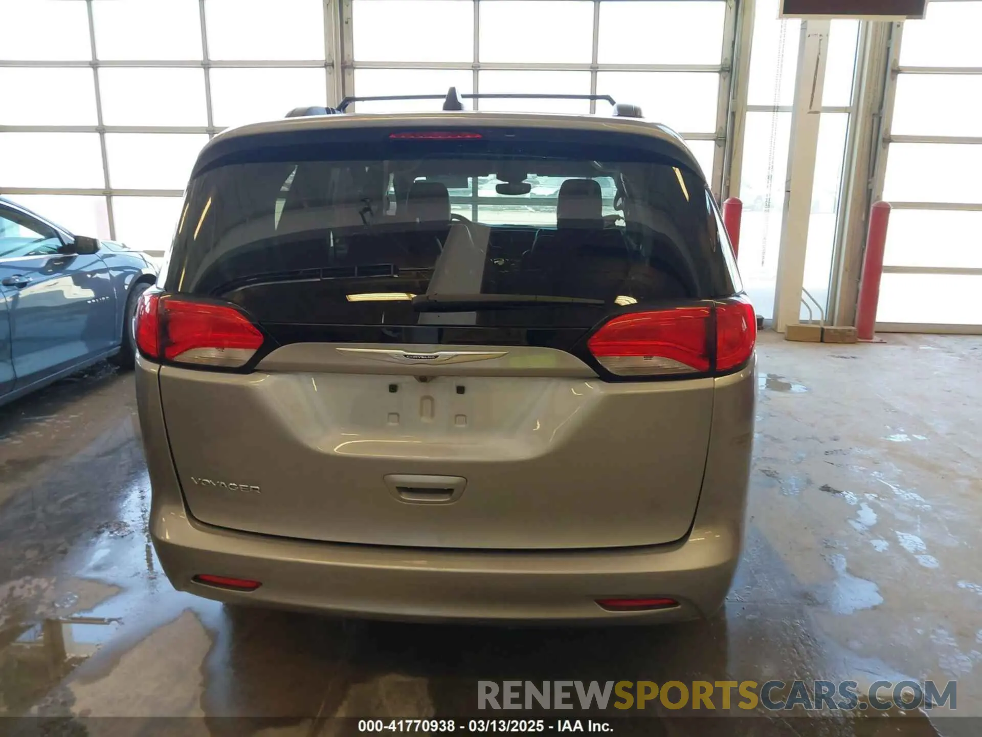 16 Фотография поврежденного автомобиля 2C4RC1DG2MR506453 CHRYSLER VOYAGER 2021