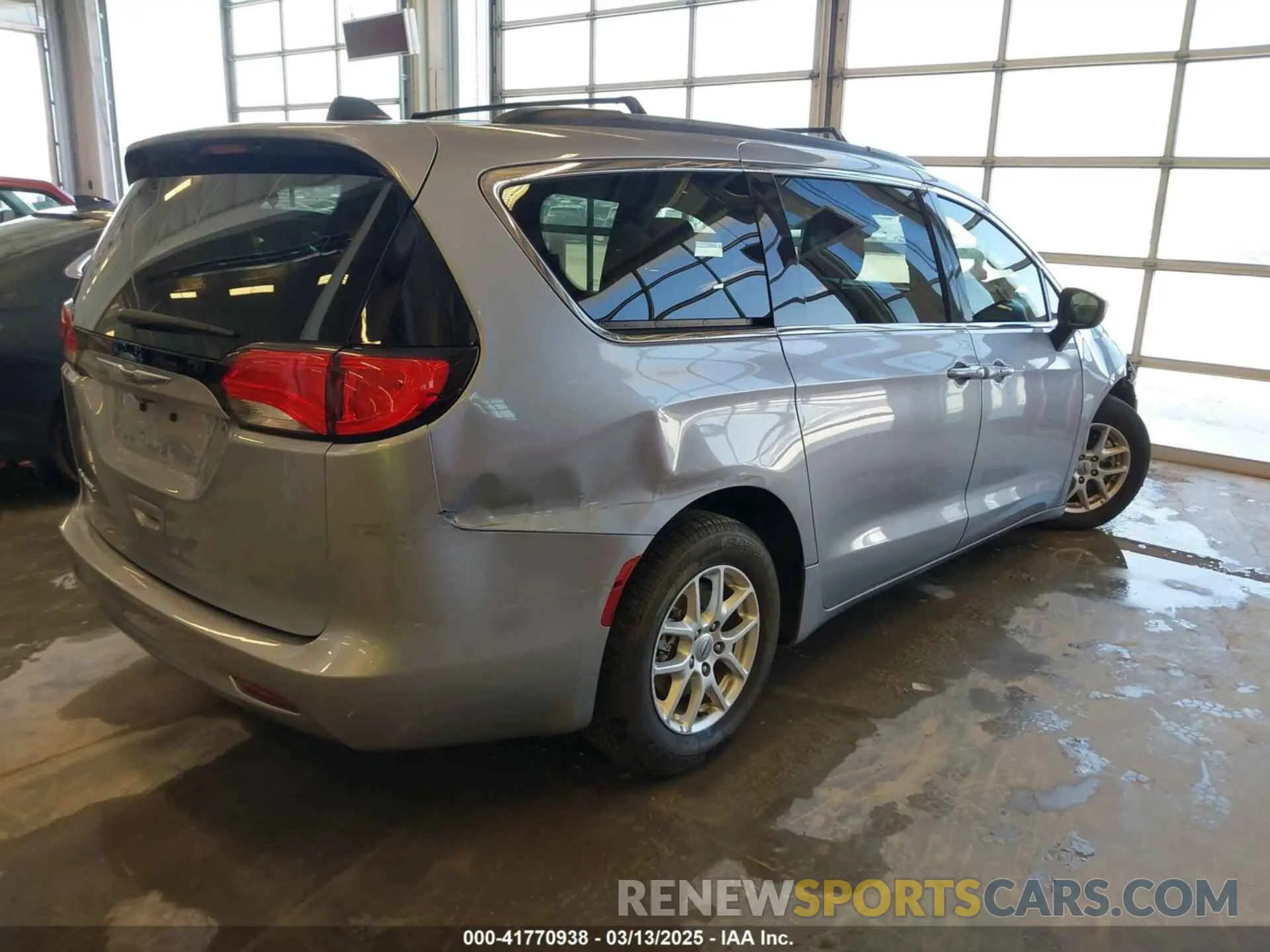 4 Фотография поврежденного автомобиля 2C4RC1DG2MR506453 CHRYSLER VOYAGER 2021
