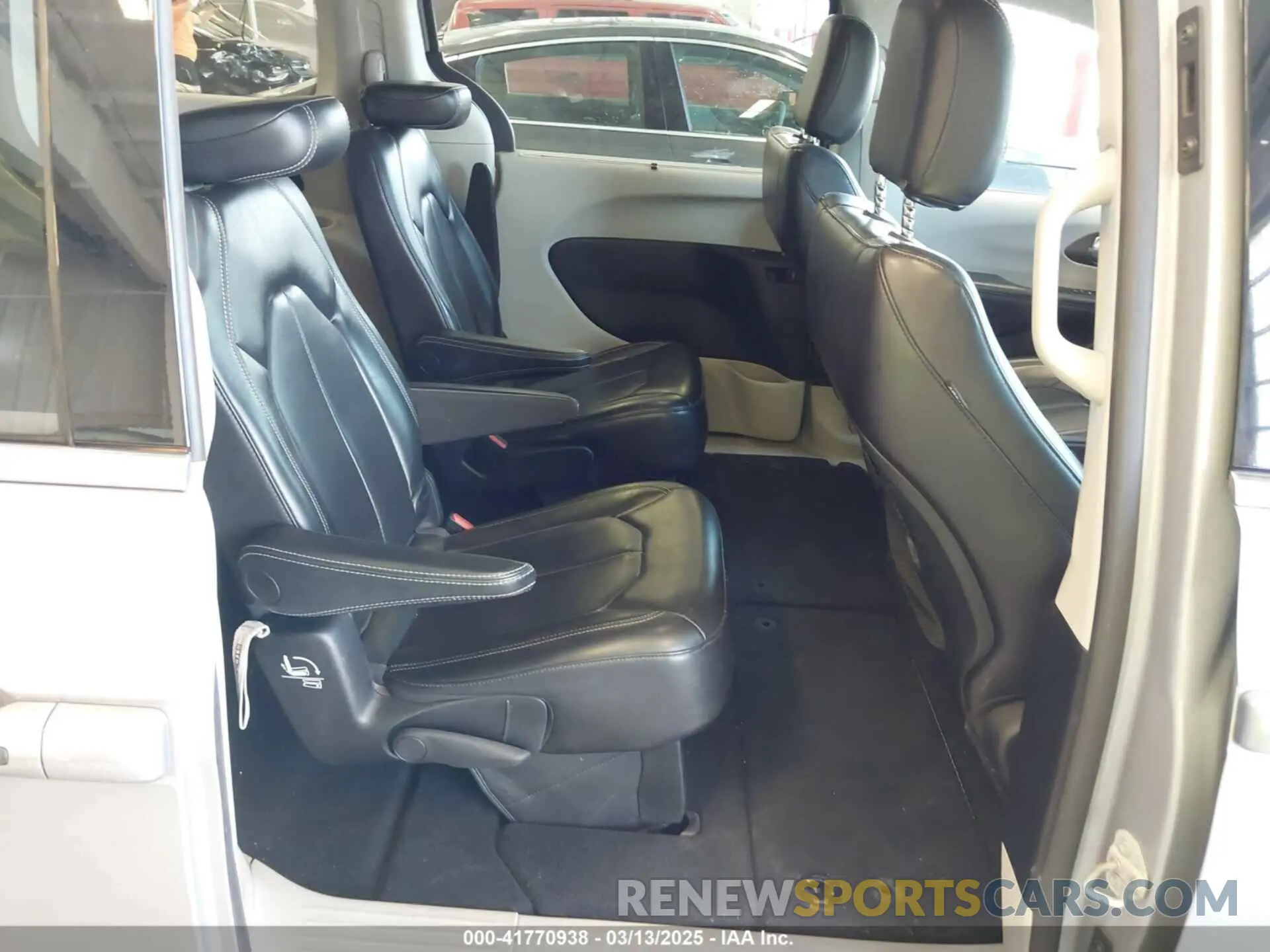 8 Фотография поврежденного автомобиля 2C4RC1DG2MR506453 CHRYSLER VOYAGER 2021