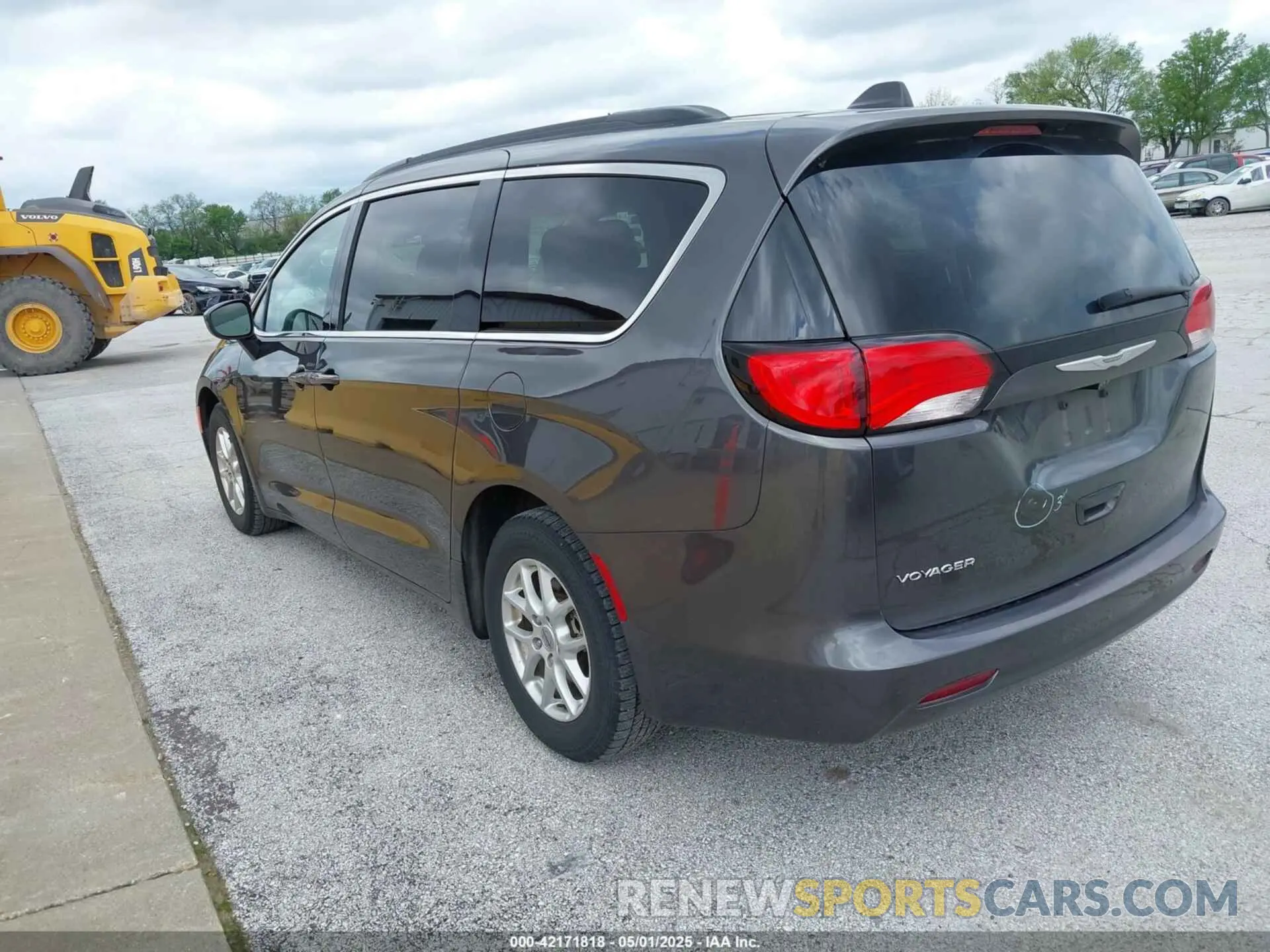 3 Photograph of a damaged car 2C4RC1DG2MR542658 CHRYSLER VOYAGER 2021