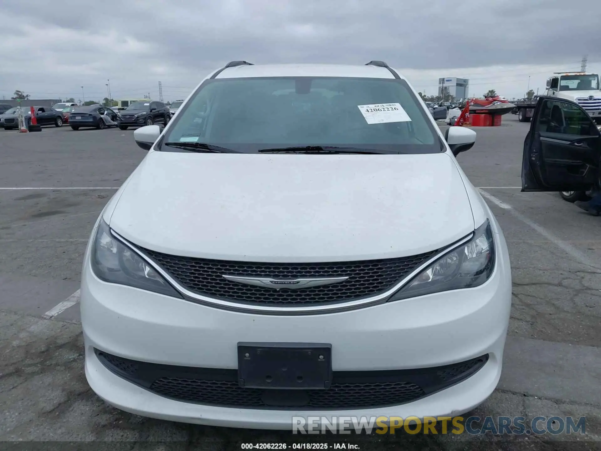 12 Фотография поврежденного автомобиля 2C4RC1DG2MR570735 CHRYSLER VOYAGER 2021