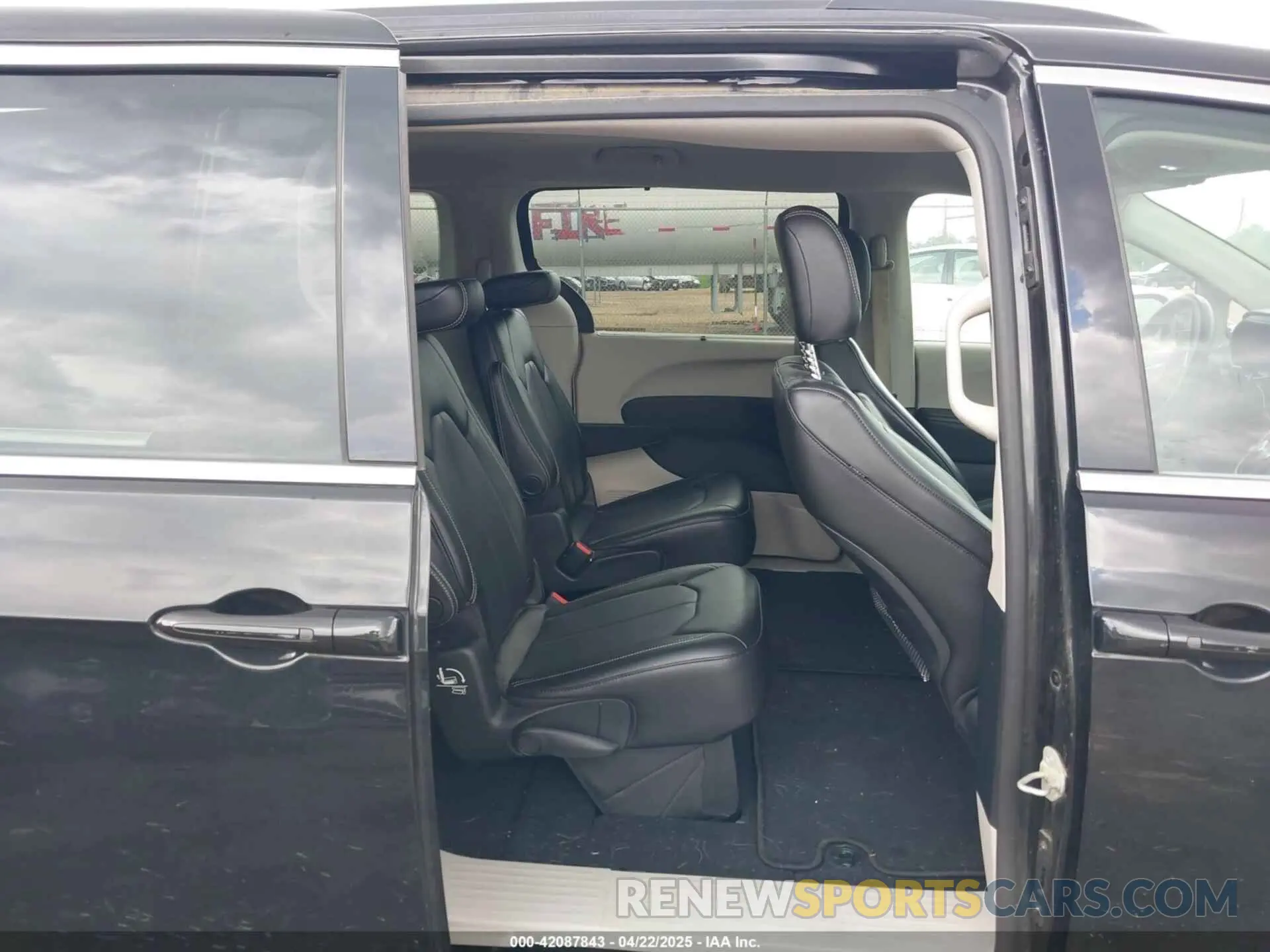 8 Фотография поврежденного автомобиля 2C4RC1DG3MR516831 CHRYSLER VOYAGER 2021