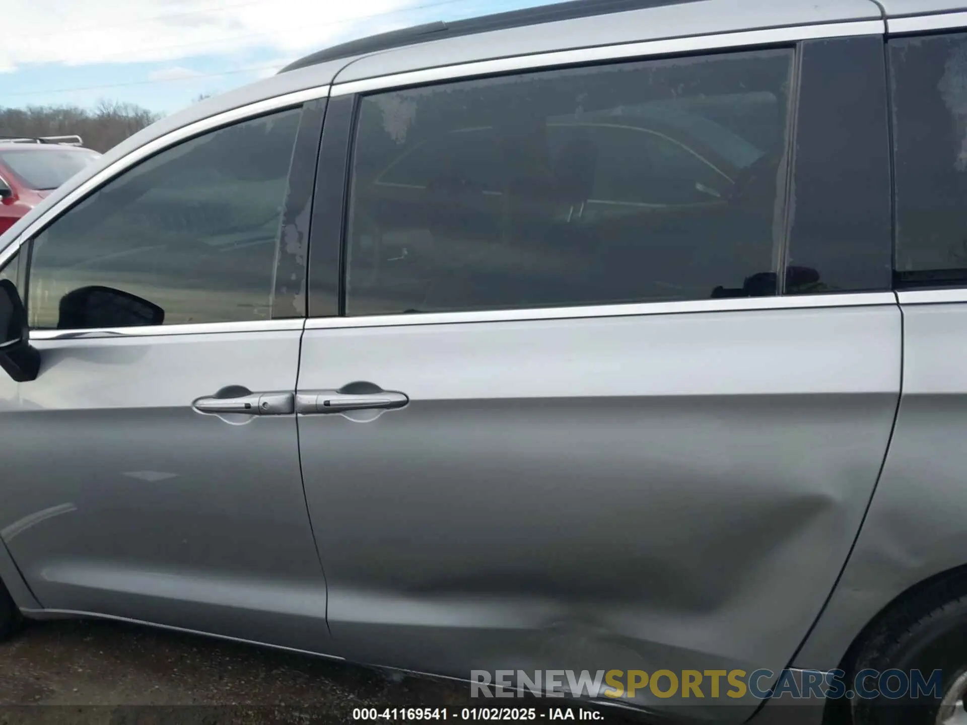 15 Photograph of a damaged car 2C4RC1DG4MR543617 CHRYSLER VOYAGER 2021