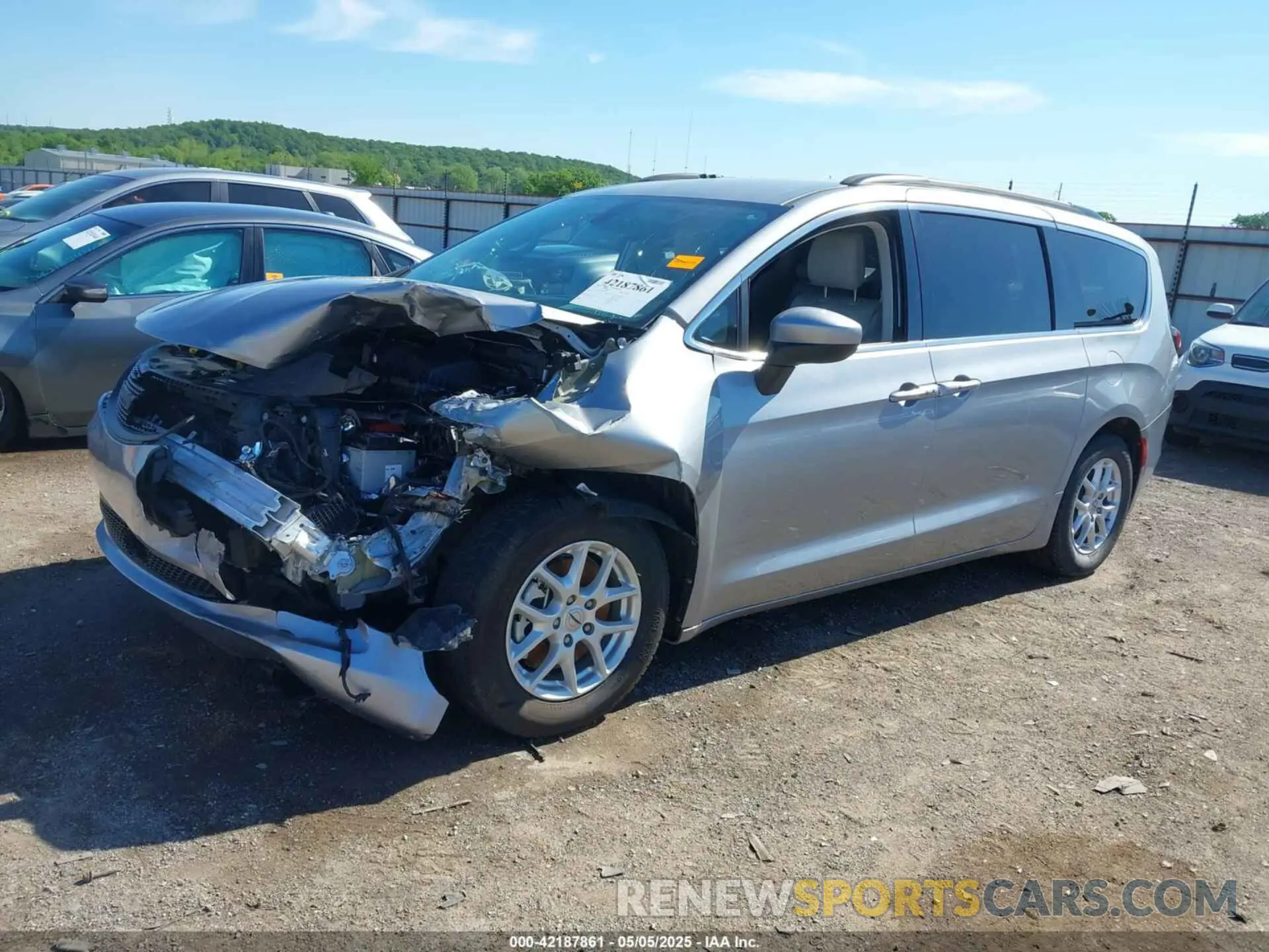 2 Photograph of a damaged car 2C4RC1DG4MR568260 CHRYSLER VOYAGER 2021