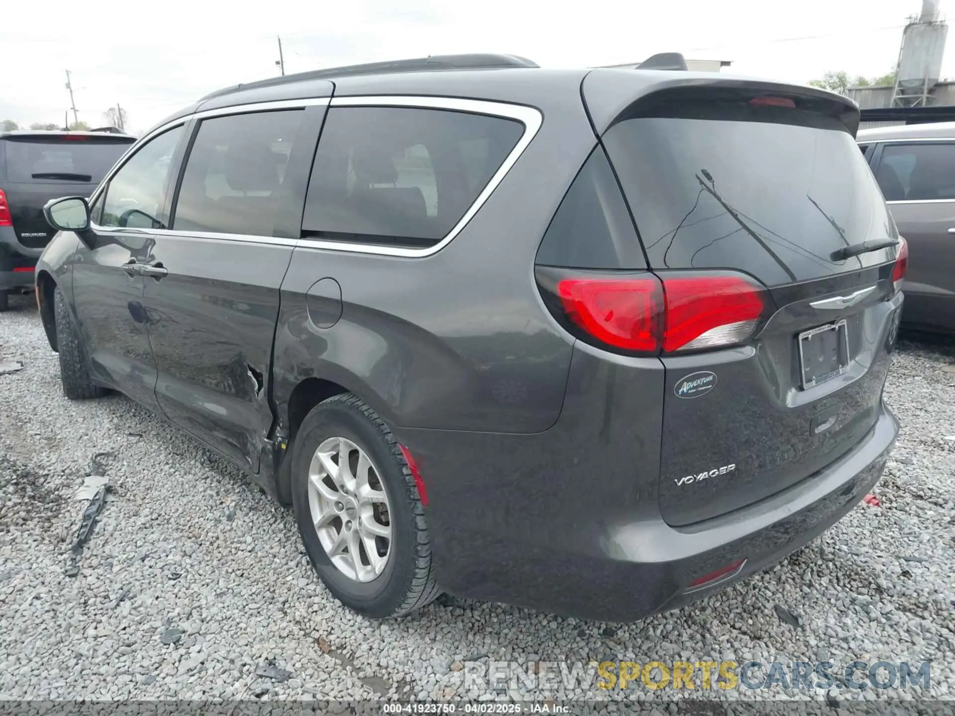 3 Фотография поврежденного автомобиля 2C4RC1DG5MR511890 CHRYSLER VOYAGER 2021