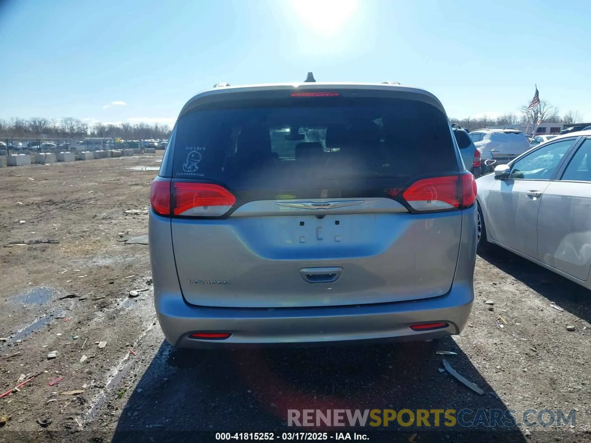 17 Фотография поврежденного автомобиля 2C4RC1DG5MR538328 CHRYSLER VOYAGER 2021