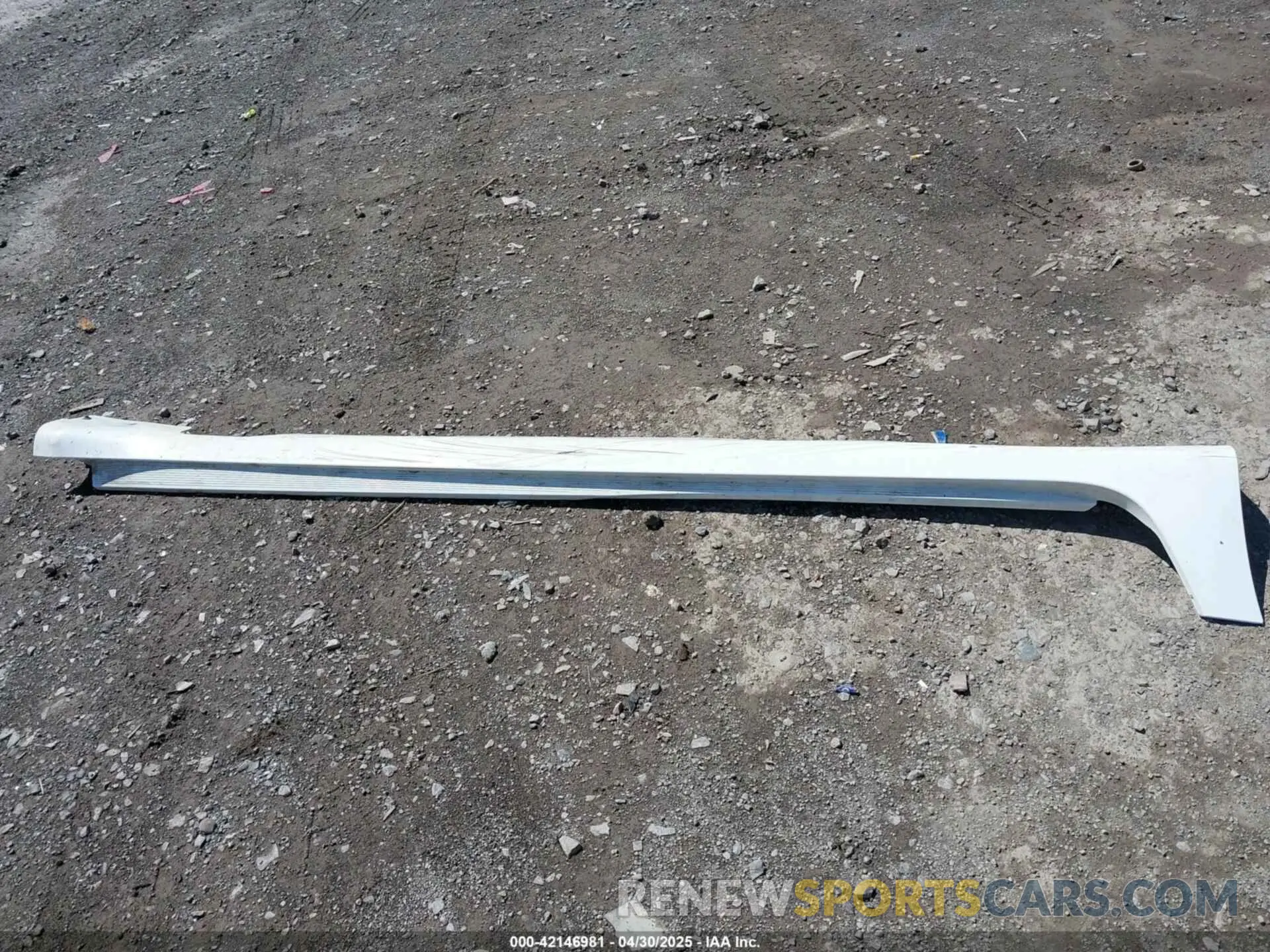 12 Photograph of a damaged car 2C4RC1DG6MR520596 CHRYSLER VOYAGER 2021