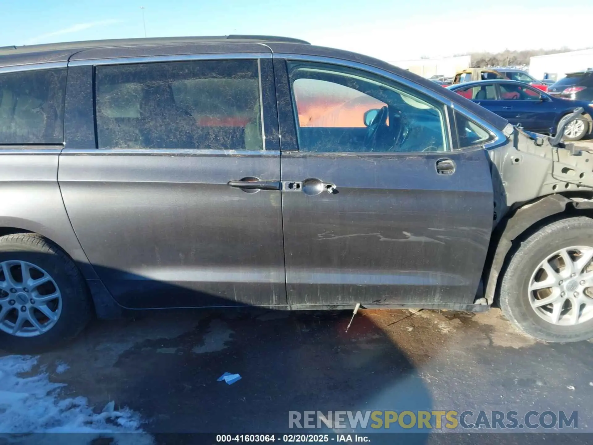 14 Фотография поврежденного автомобиля 2C4RC1DG7MR524009 CHRYSLER VOYAGER 2021