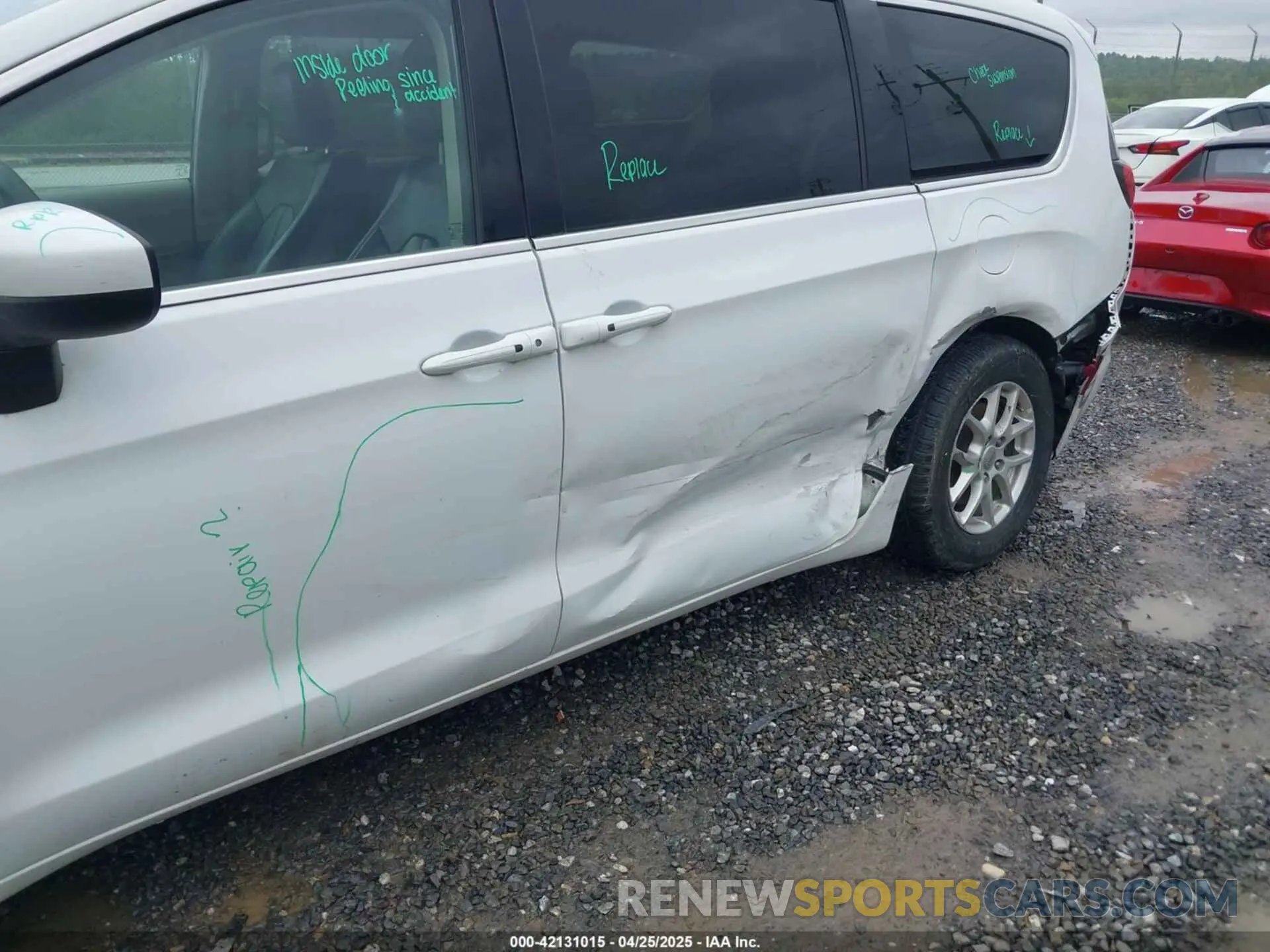 6 Photograph of a damaged car 2C4RC1DG7MR533776 CHRYSLER VOYAGER 2021