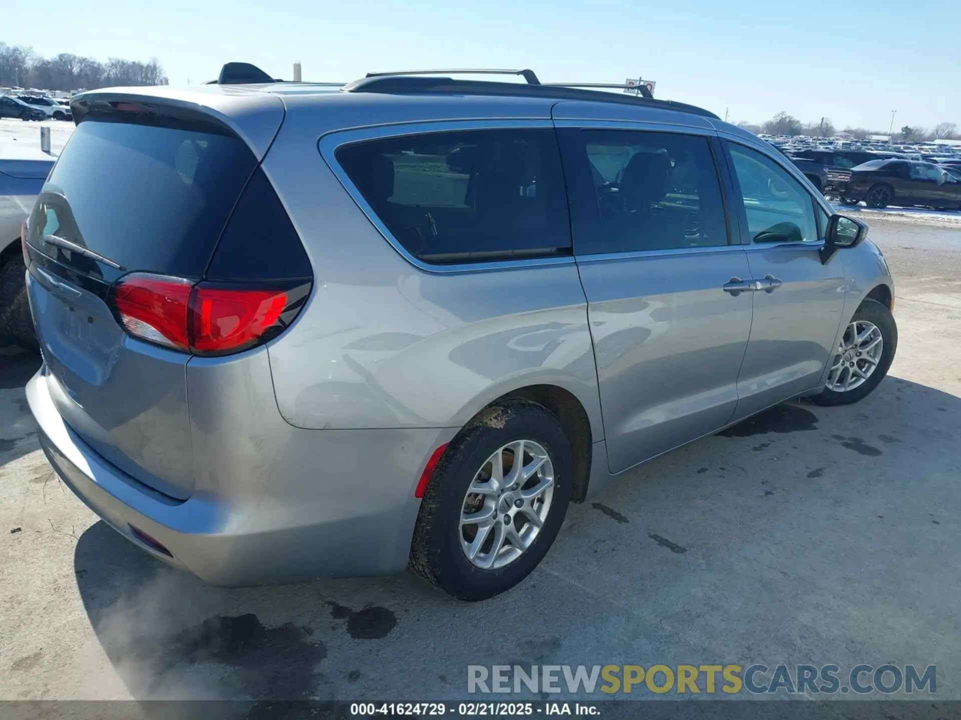 4 Фотография поврежденного автомобиля 2C4RC1DG7MR566518 CHRYSLER VOYAGER 2021