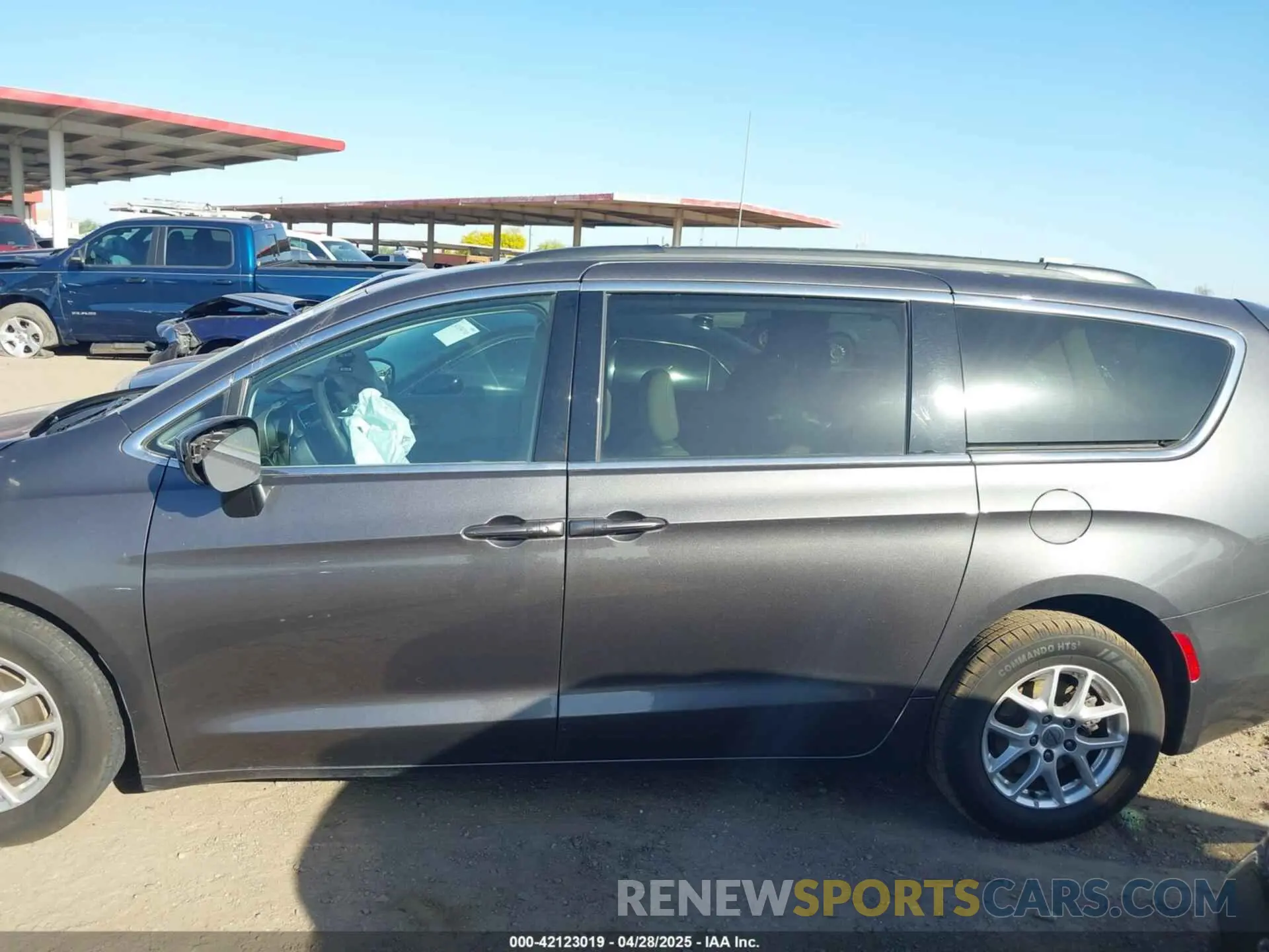 13 Фотография поврежденного автомобиля 2C4RC1DG8MR551199 CHRYSLER VOYAGER 2021