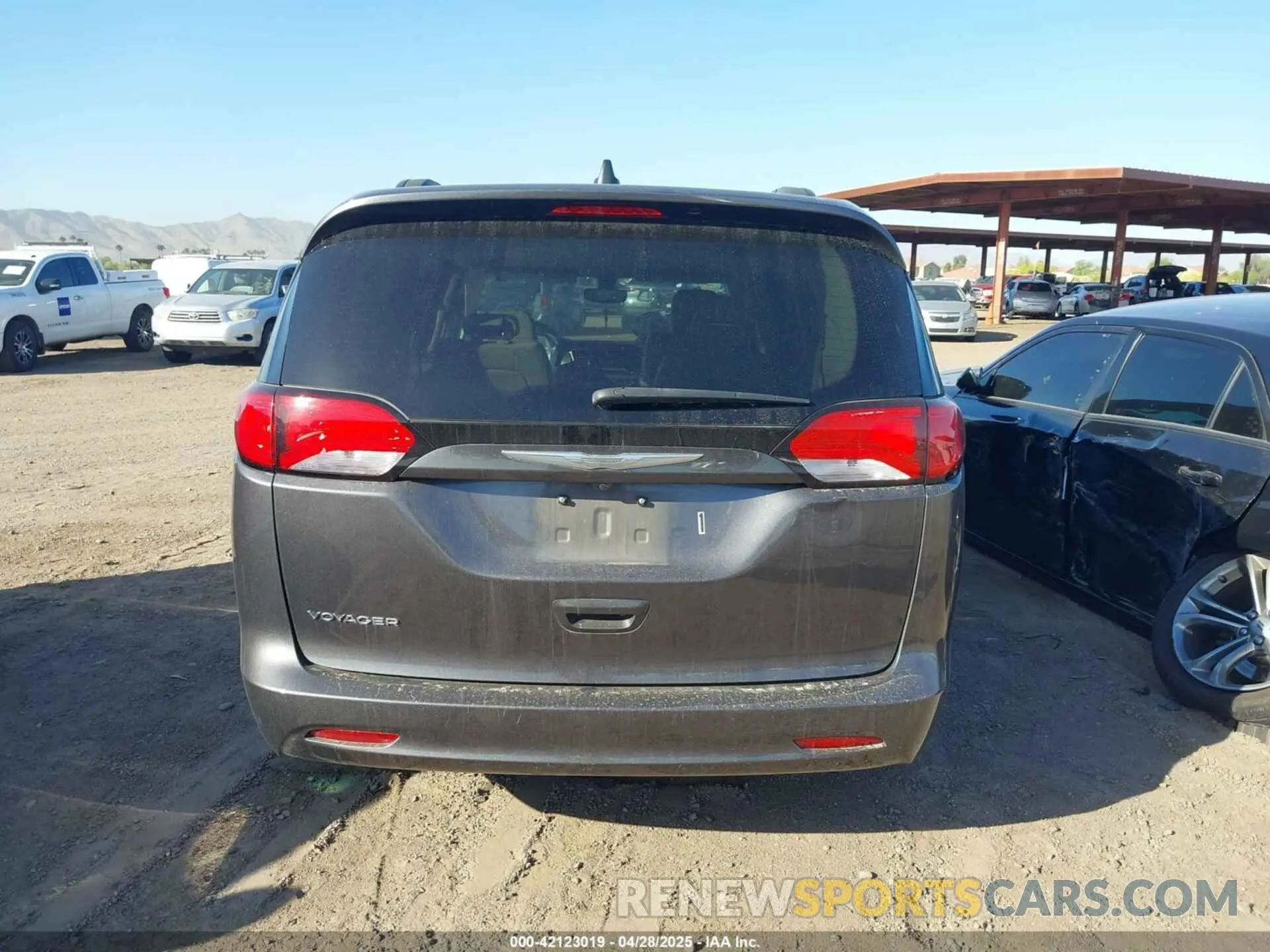 15 Фотография поврежденного автомобиля 2C4RC1DG8MR551199 CHRYSLER VOYAGER 2021