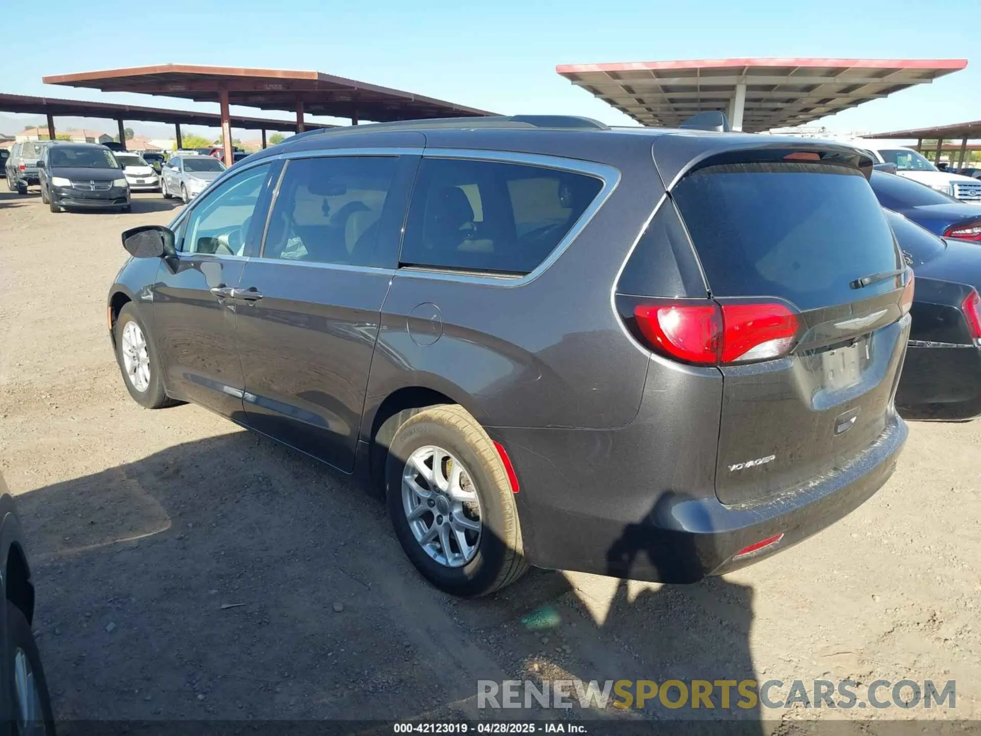3 Фотография поврежденного автомобиля 2C4RC1DG8MR551199 CHRYSLER VOYAGER 2021