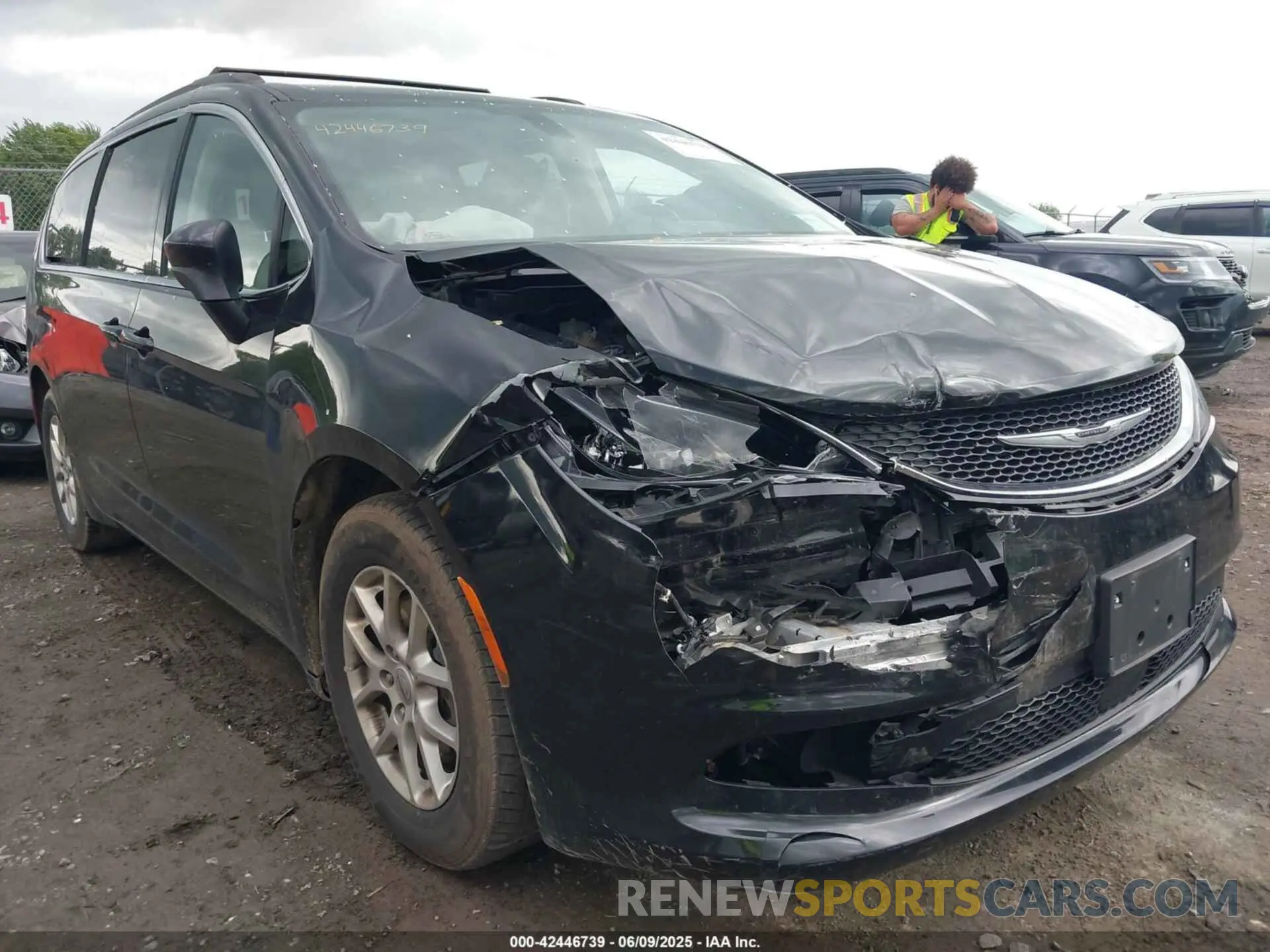 6 Photograph of a damaged car 2C4RC1DGXMR547560 CHRYSLER VOYAGER 2021