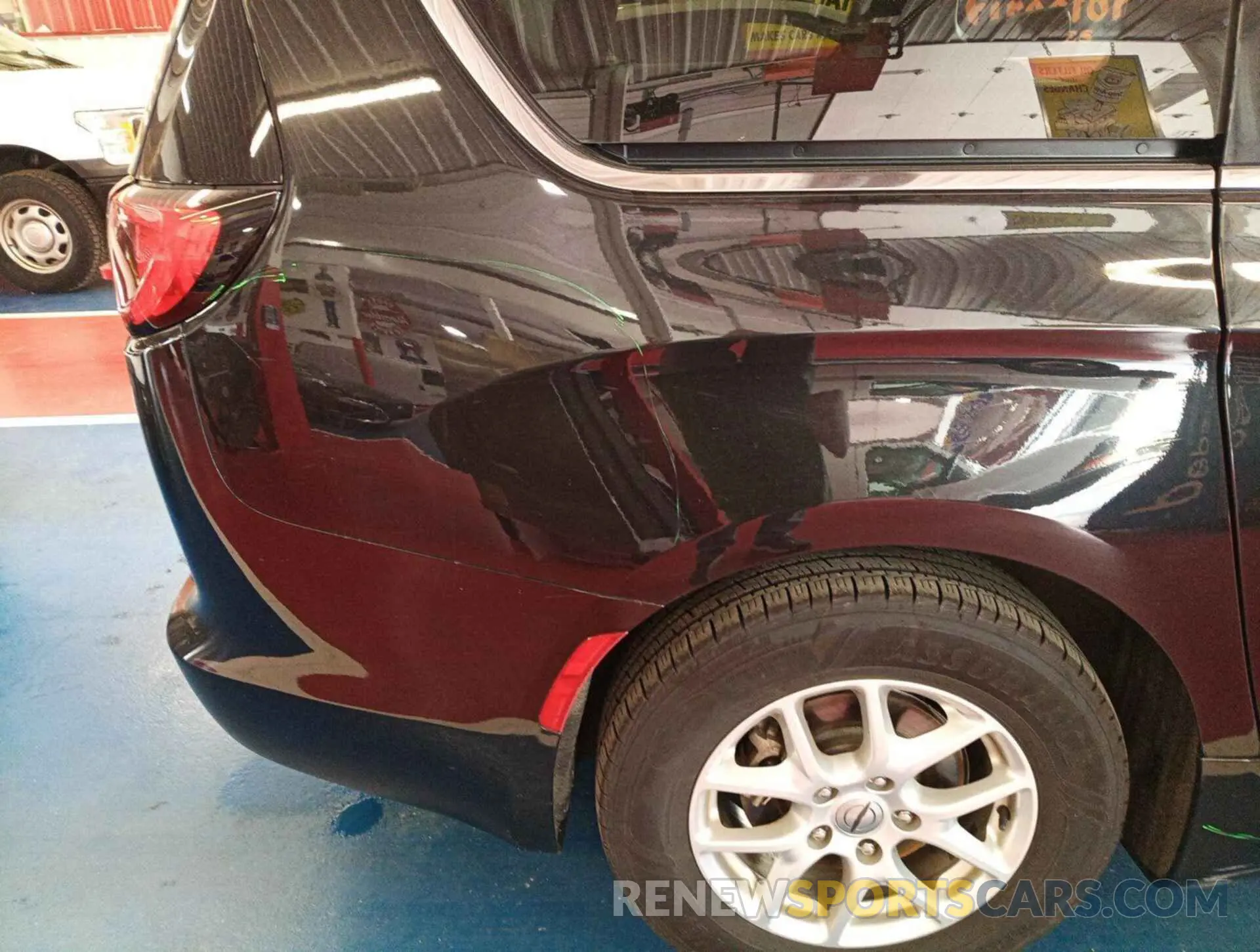 1 Фотография поврежденного автомобиля 2C4RC1DGXMR555075 CHRYSLER VOYAGER 2021