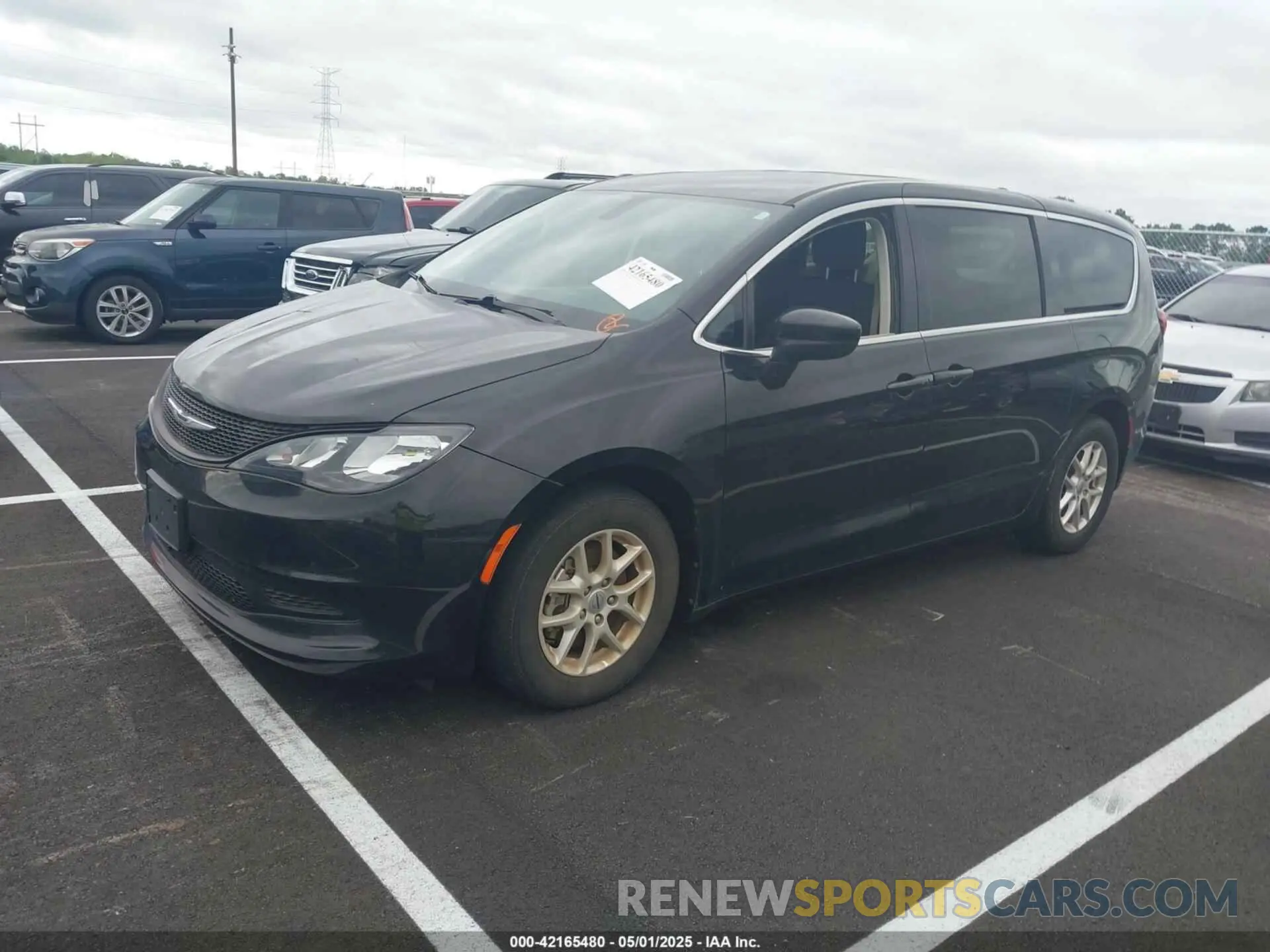 2 Photograph of a damaged car 2C4RC1CG0NR102991 CHRYSLER VOYAGER 2022