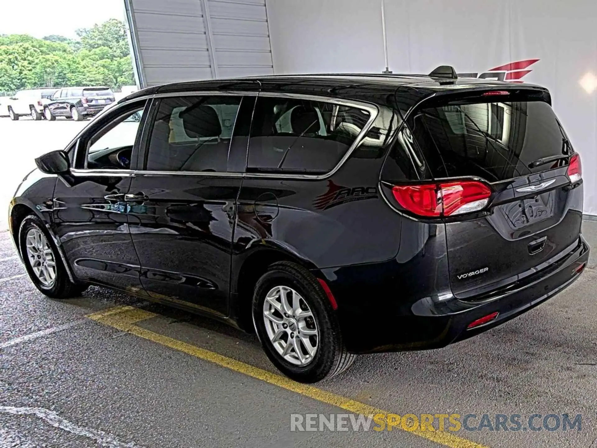 37 Photograph of a damaged car 2C4RC1CG0NR103302 CHRYSLER VOYAGER 2022