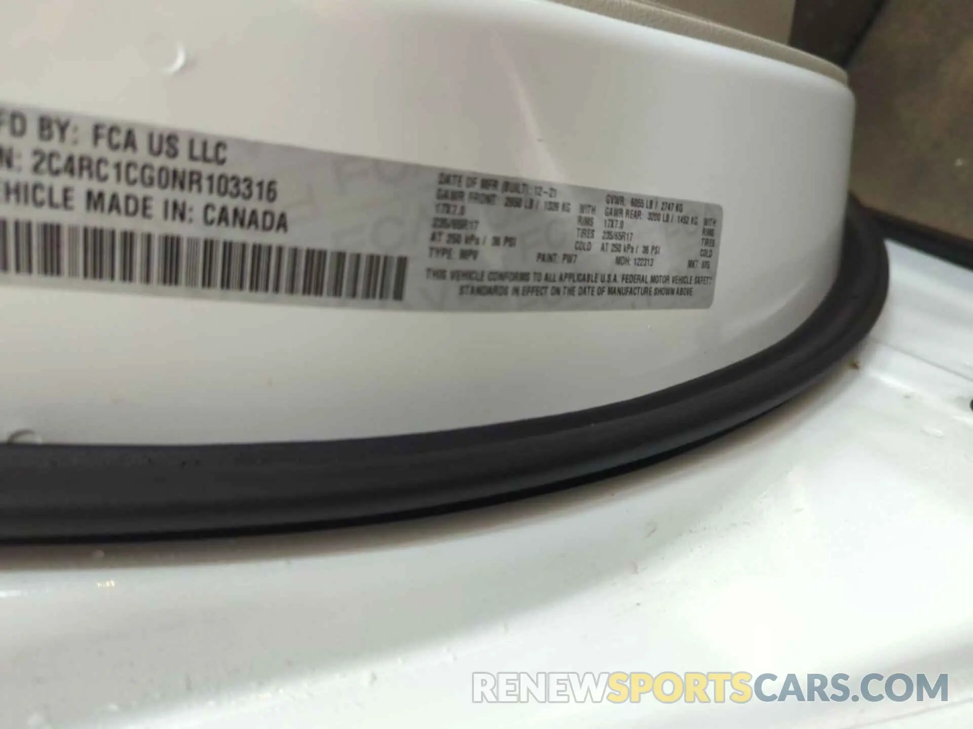 34 Photograph of a damaged car 2C4RC1CG0NR103316 CHRYSLER VOYAGER 2022
