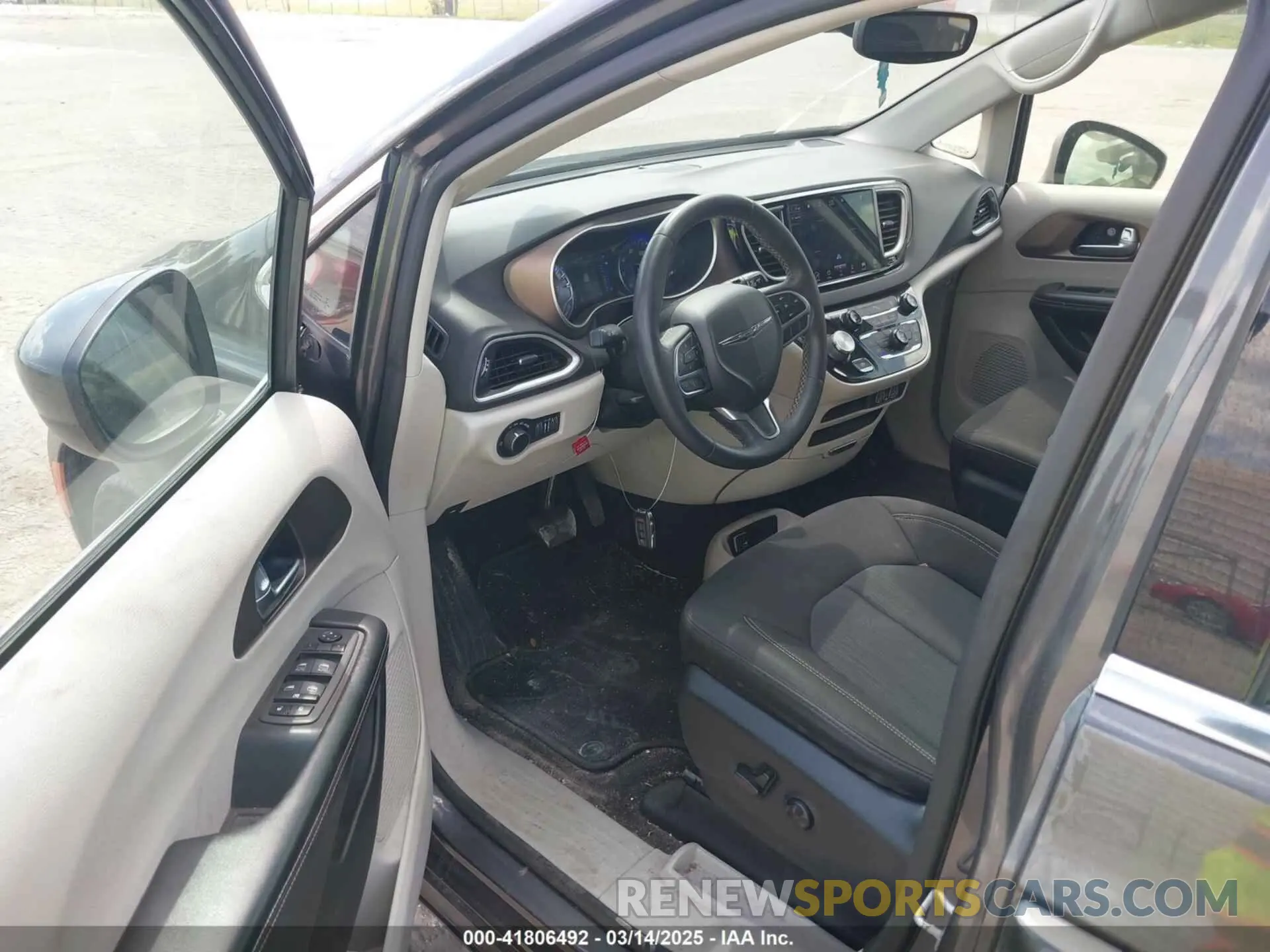 5 Фотография поврежденного автомобиля 2C4RC1CG2NR131635 CHRYSLER VOYAGER 2022