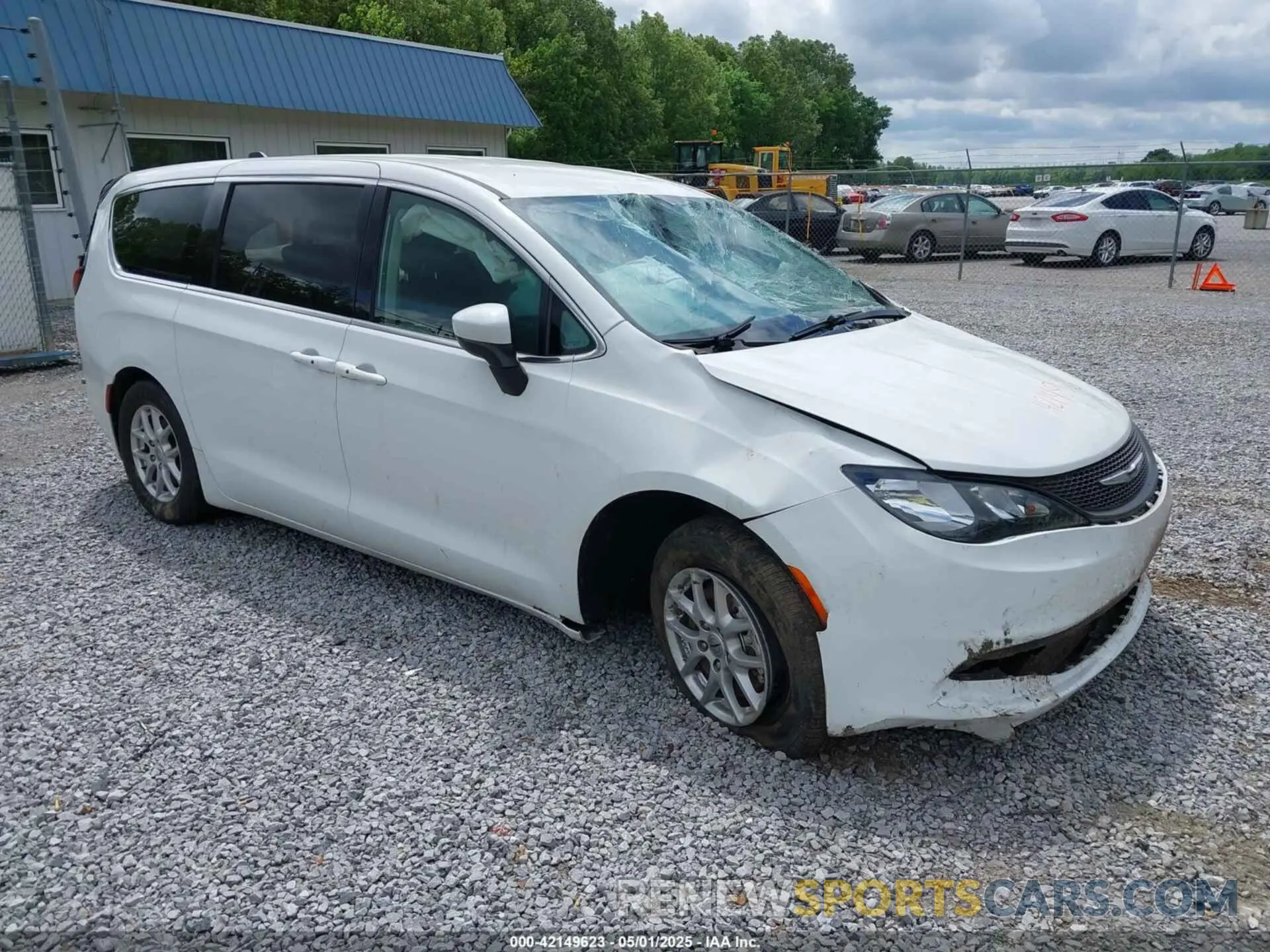 1 Фотография поврежденного автомобиля 2C4RC1CG2NR204647 CHRYSLER VOYAGER 2022