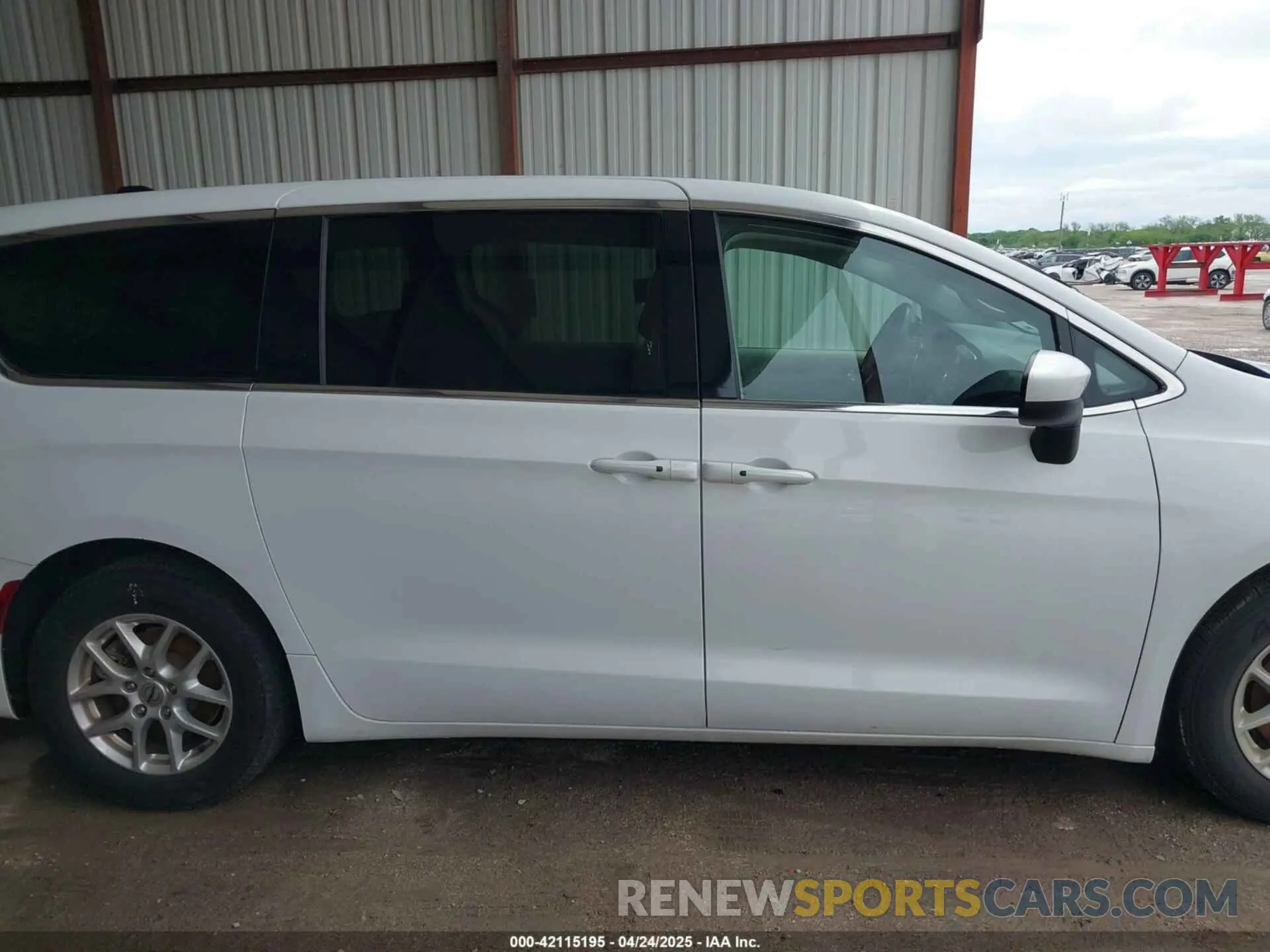 13 Фотография поврежденного автомобиля 2C4RC1CG2NR226082 CHRYSLER VOYAGER 2022