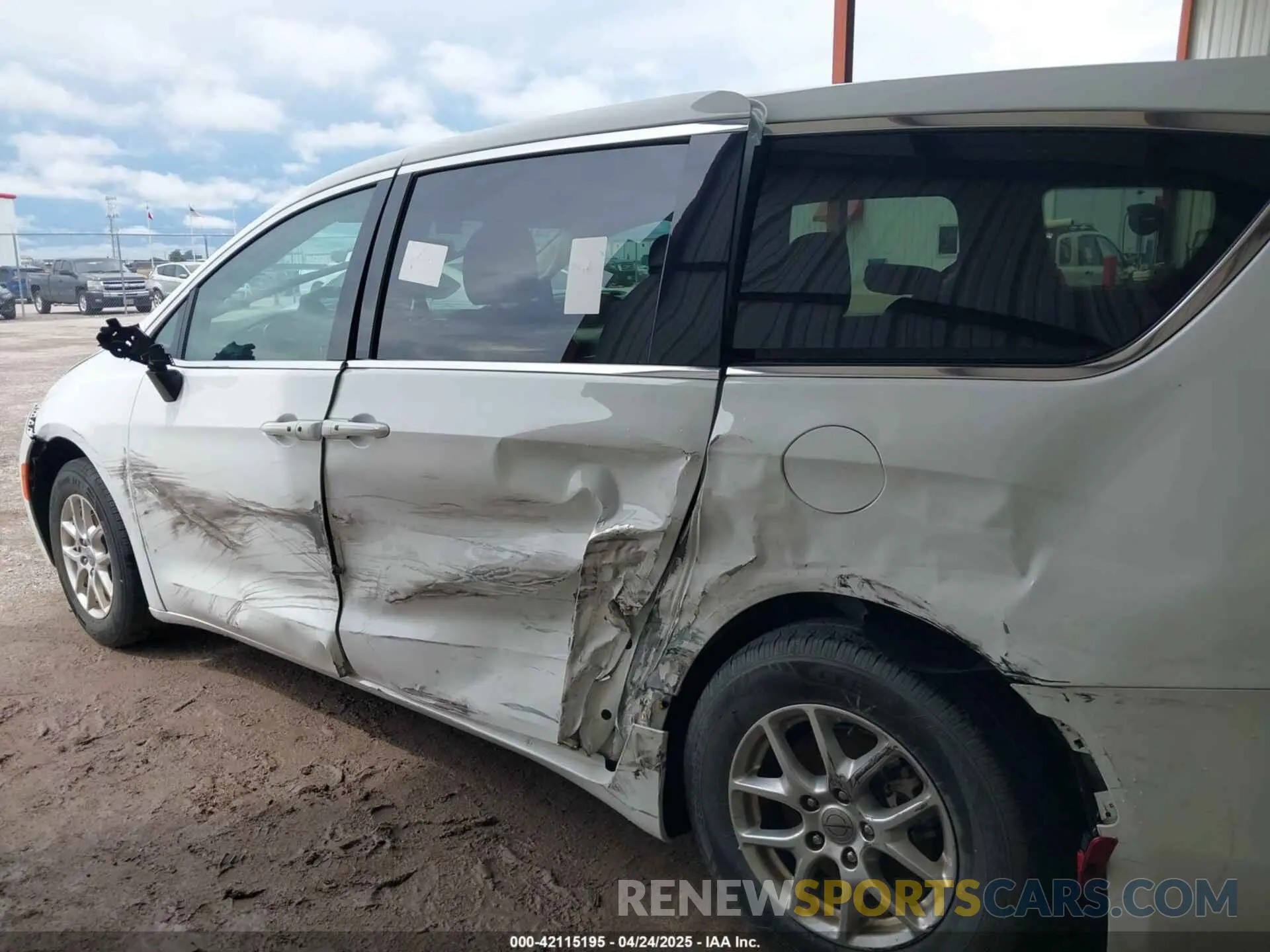14 Фотография поврежденного автомобиля 2C4RC1CG2NR226082 CHRYSLER VOYAGER 2022