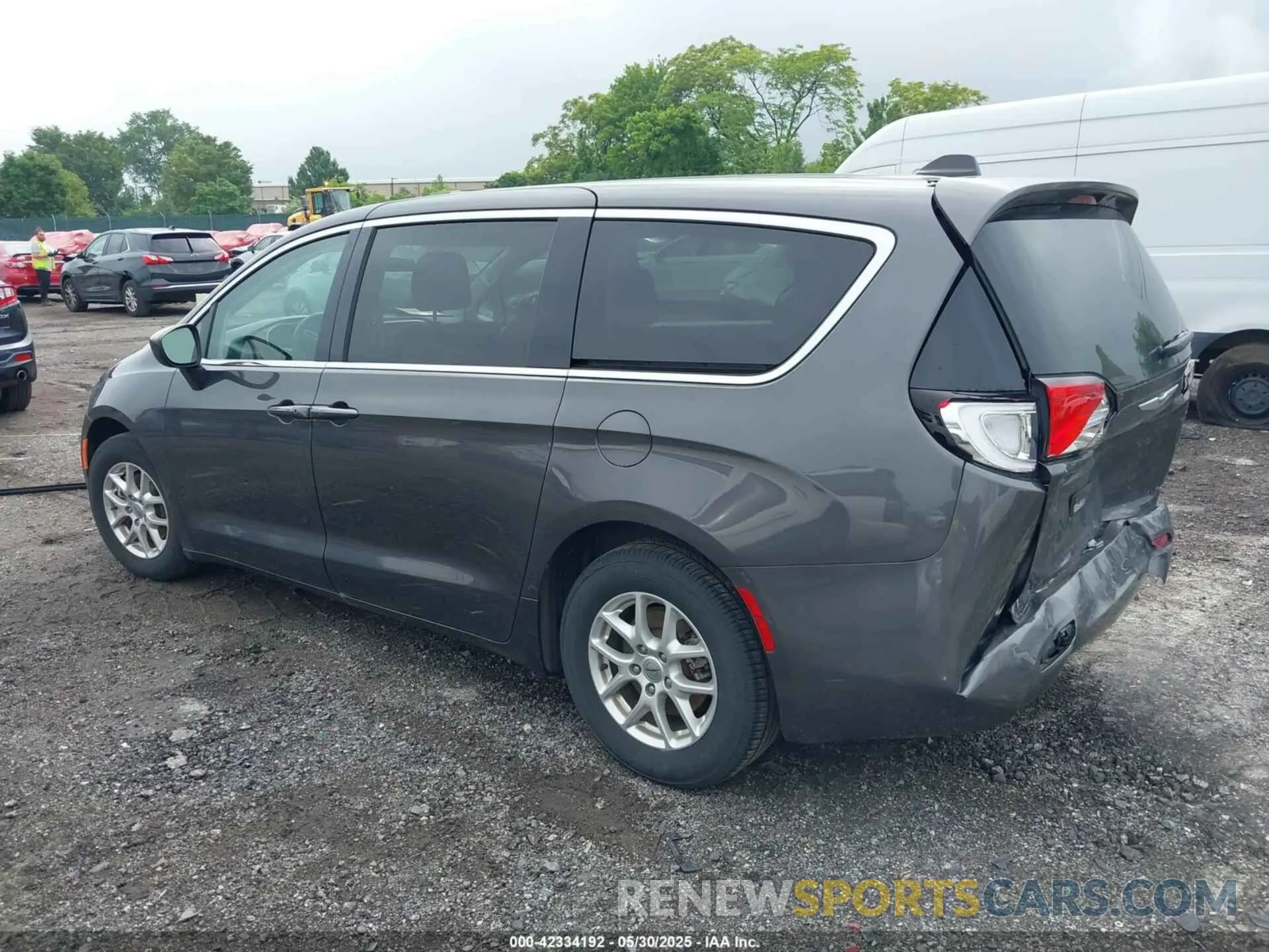 3 Photograph of a damaged car 2C4RC1CG5NR104669 CHRYSLER VOYAGER 2022