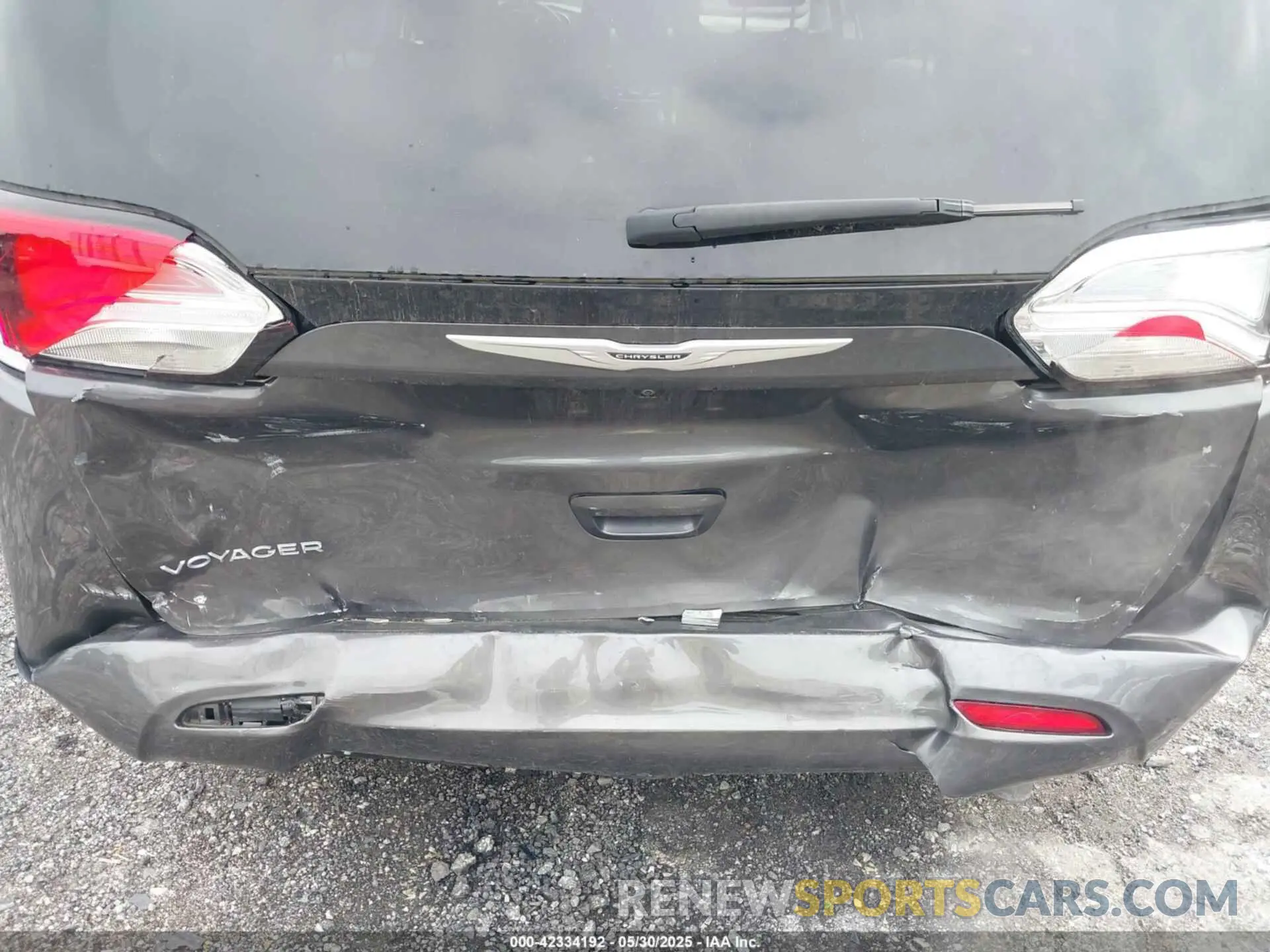 6 Photograph of a damaged car 2C4RC1CG5NR104669 CHRYSLER VOYAGER 2022