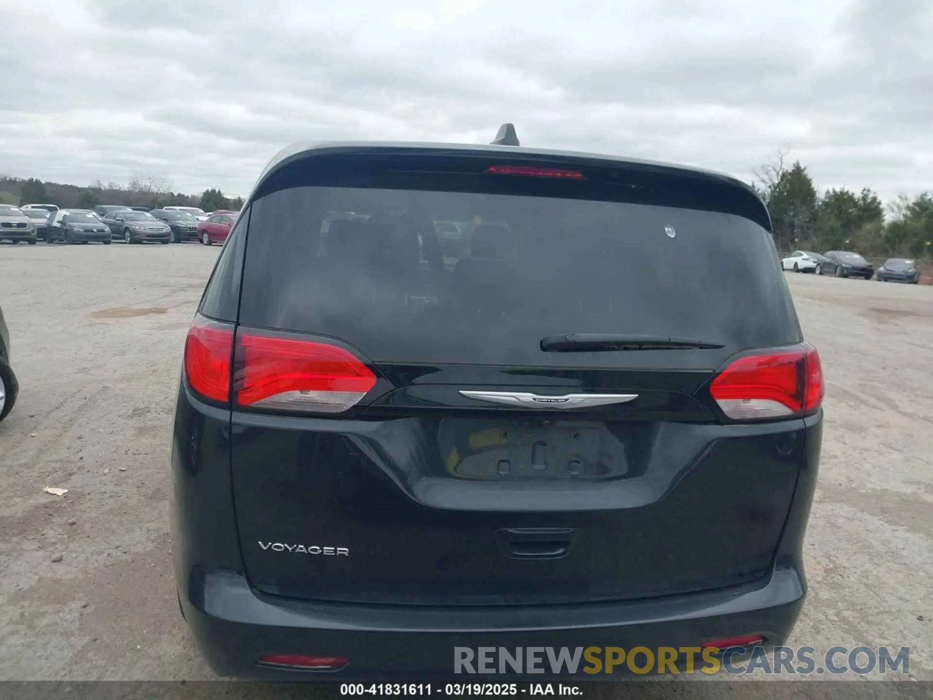 16 Photograph of a damaged car 2C4RC1CG5NR226898 CHRYSLER VOYAGER 2022