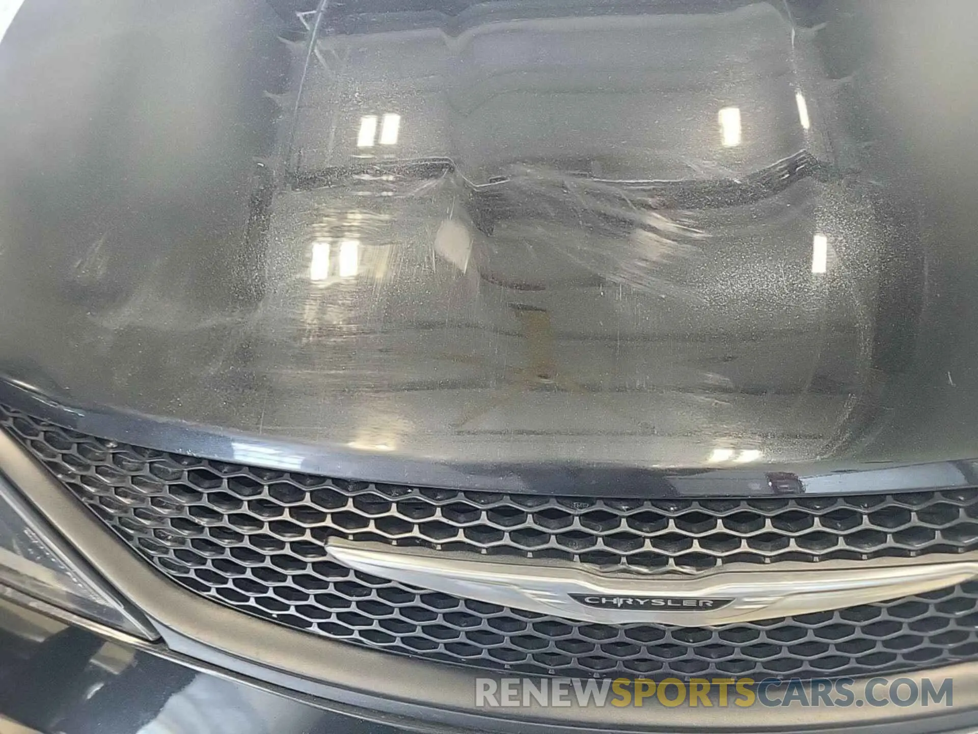 18 Photograph of a damaged car 2C4RC1CG6NR103305 CHRYSLER VOYAGER 2022