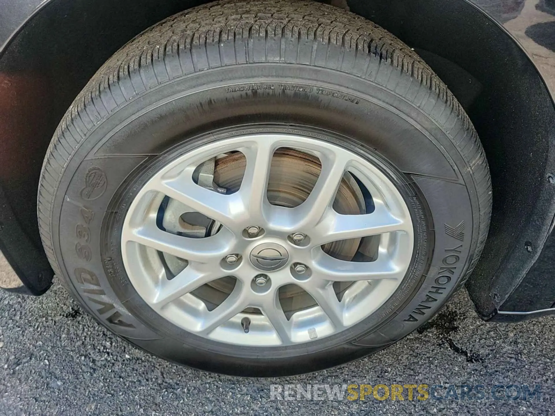 19 Photograph of a damaged car 2C4RC1CG6NR103305 CHRYSLER VOYAGER 2022