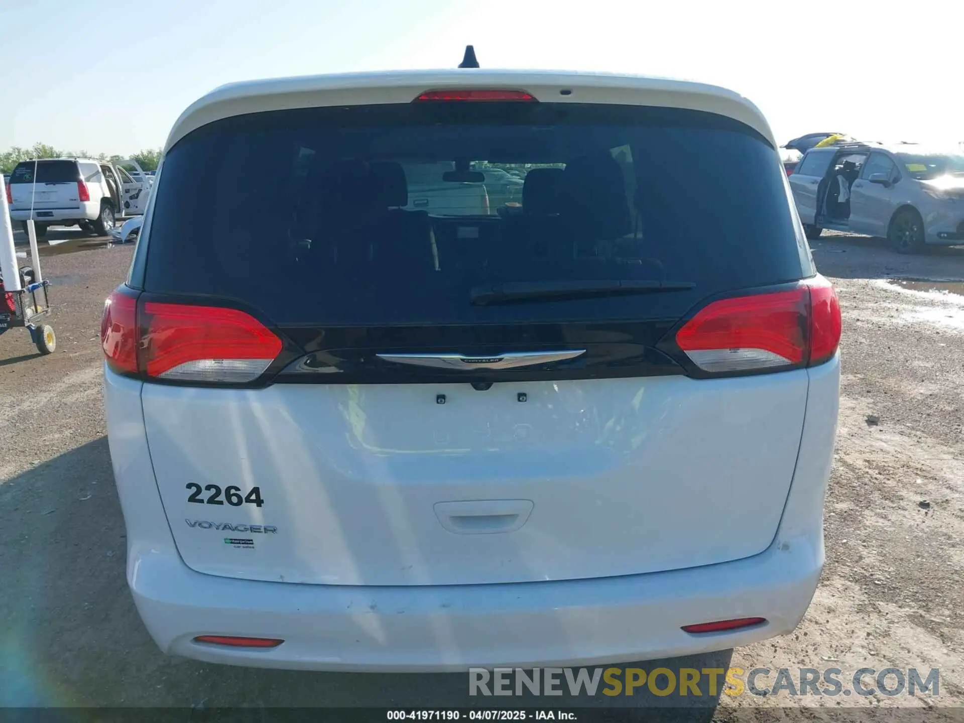 16 Фотография поврежденного автомобиля 2C4RC1CG6NR208667 CHRYSLER VOYAGER 2022