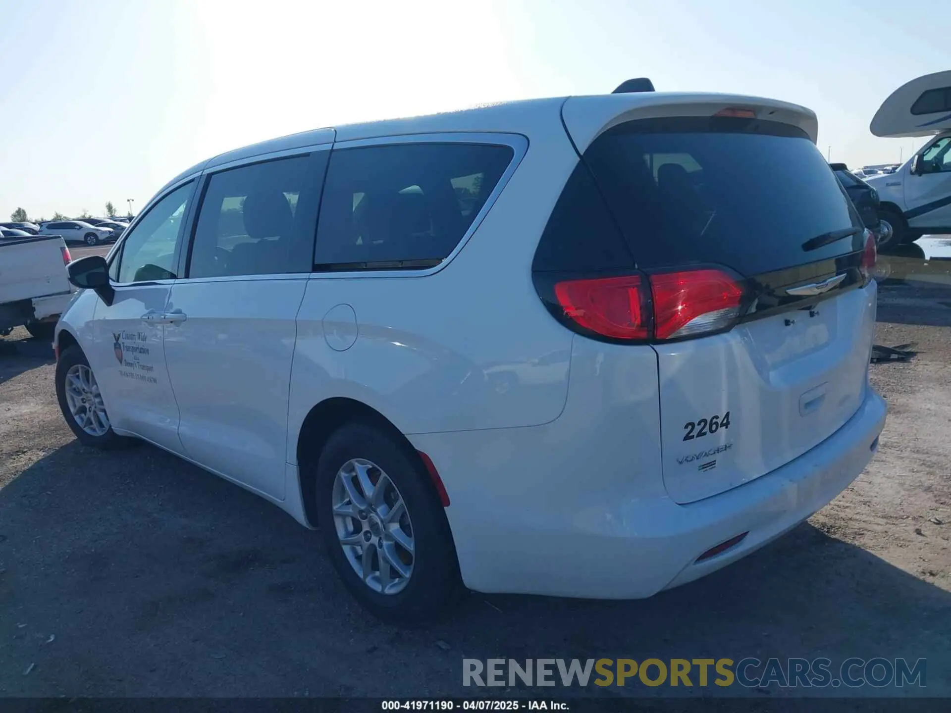 3 Фотография поврежденного автомобиля 2C4RC1CG6NR208667 CHRYSLER VOYAGER 2022