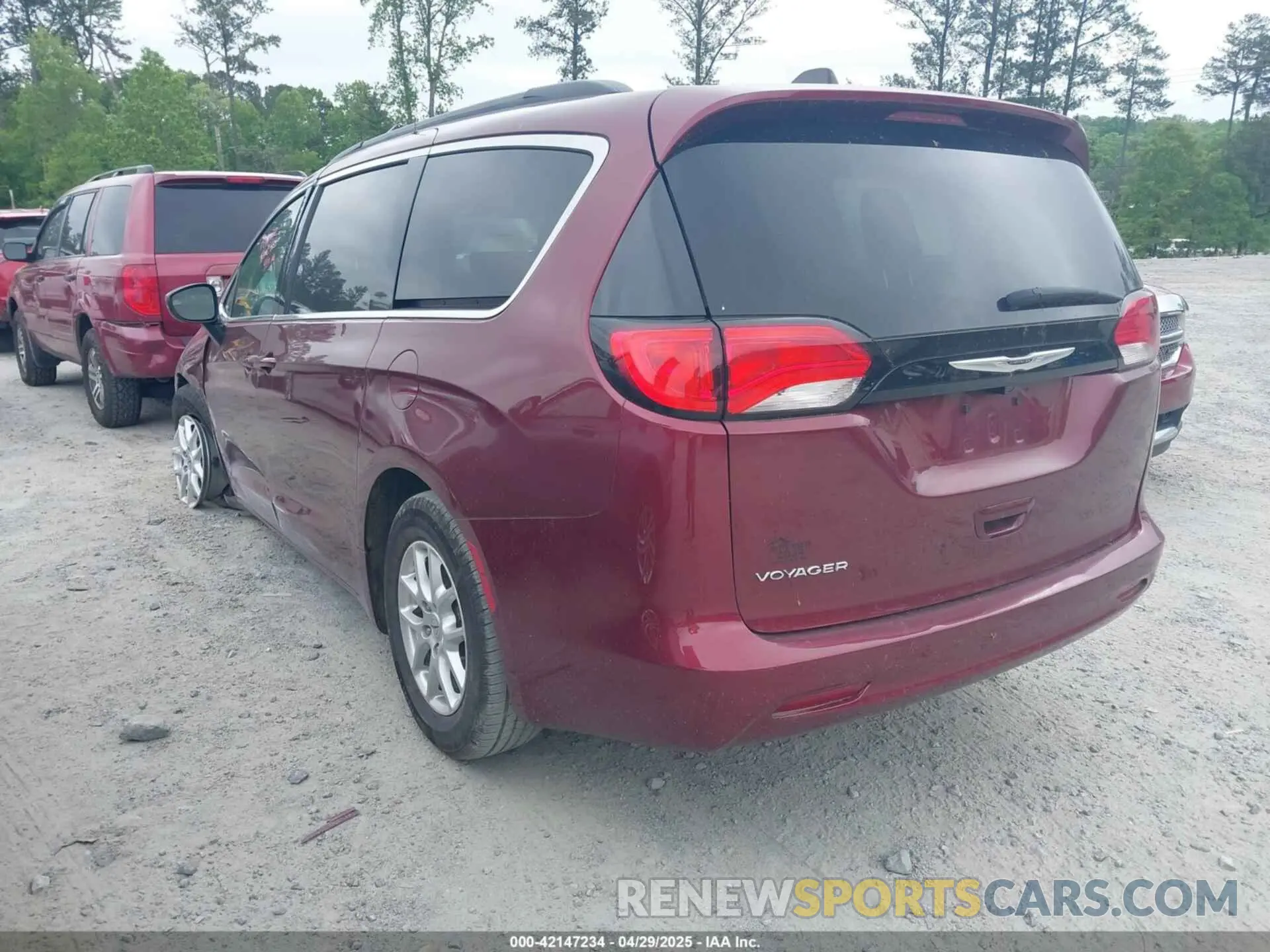 3 Photograph of a damaged car 2C4RC1CG6NR226151 CHRYSLER VOYAGER 2022