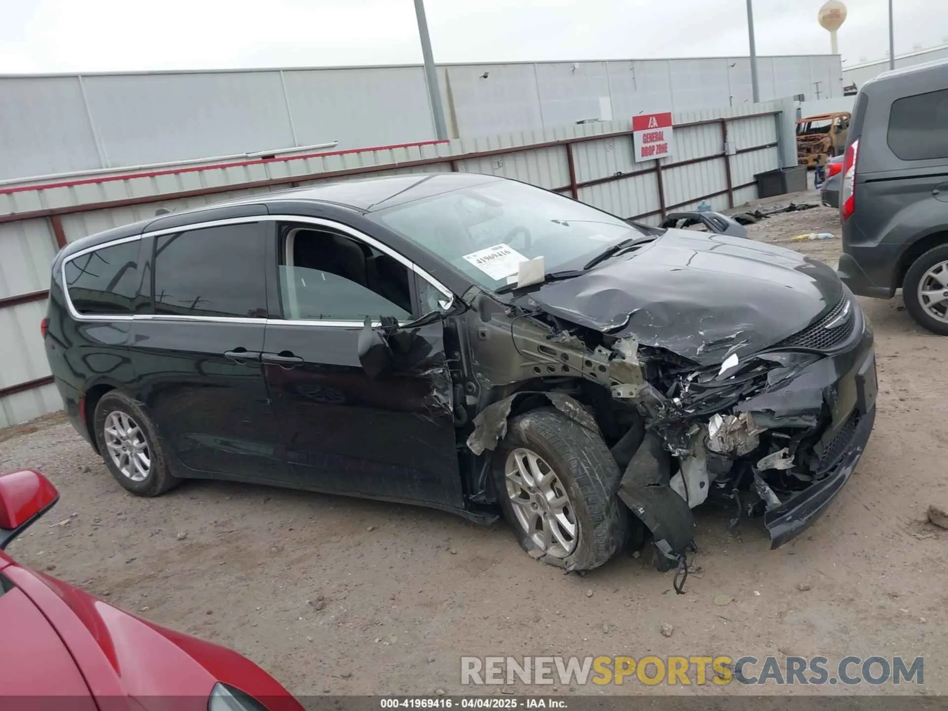 12 Фотография поврежденного автомобиля 2C4RC1CG7NR236039 CHRYSLER VOYAGER 2022