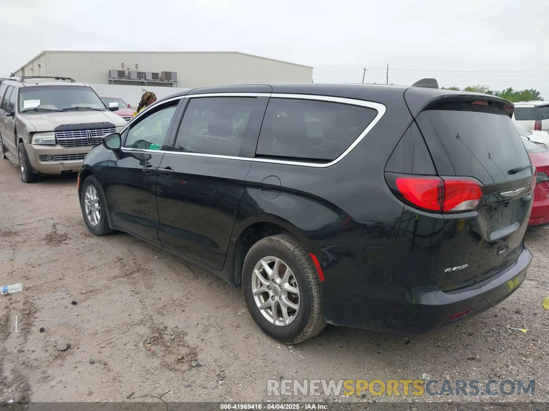 3 Фотография поврежденного автомобиля 2C4RC1CG7NR236039 CHRYSLER VOYAGER 2022