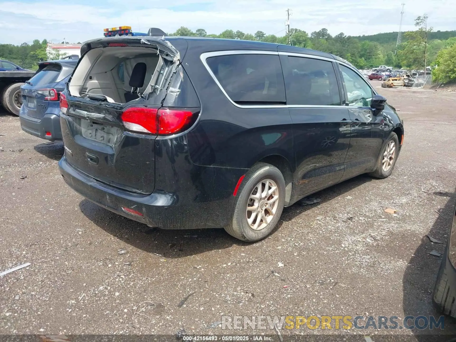 4 Фотография поврежденного автомобиля 2C4RC1CG9NR126478 CHRYSLER VOYAGER 2022