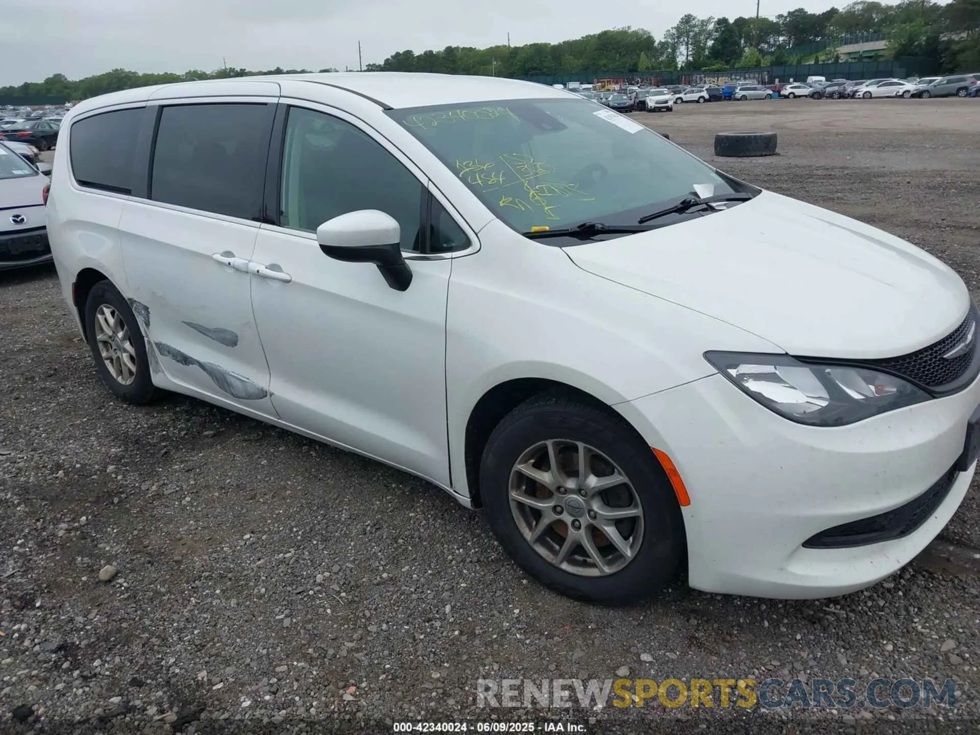 6 Photograph of a damaged car 2C4RC1CGXNR102738 CHRYSLER VOYAGER 2022