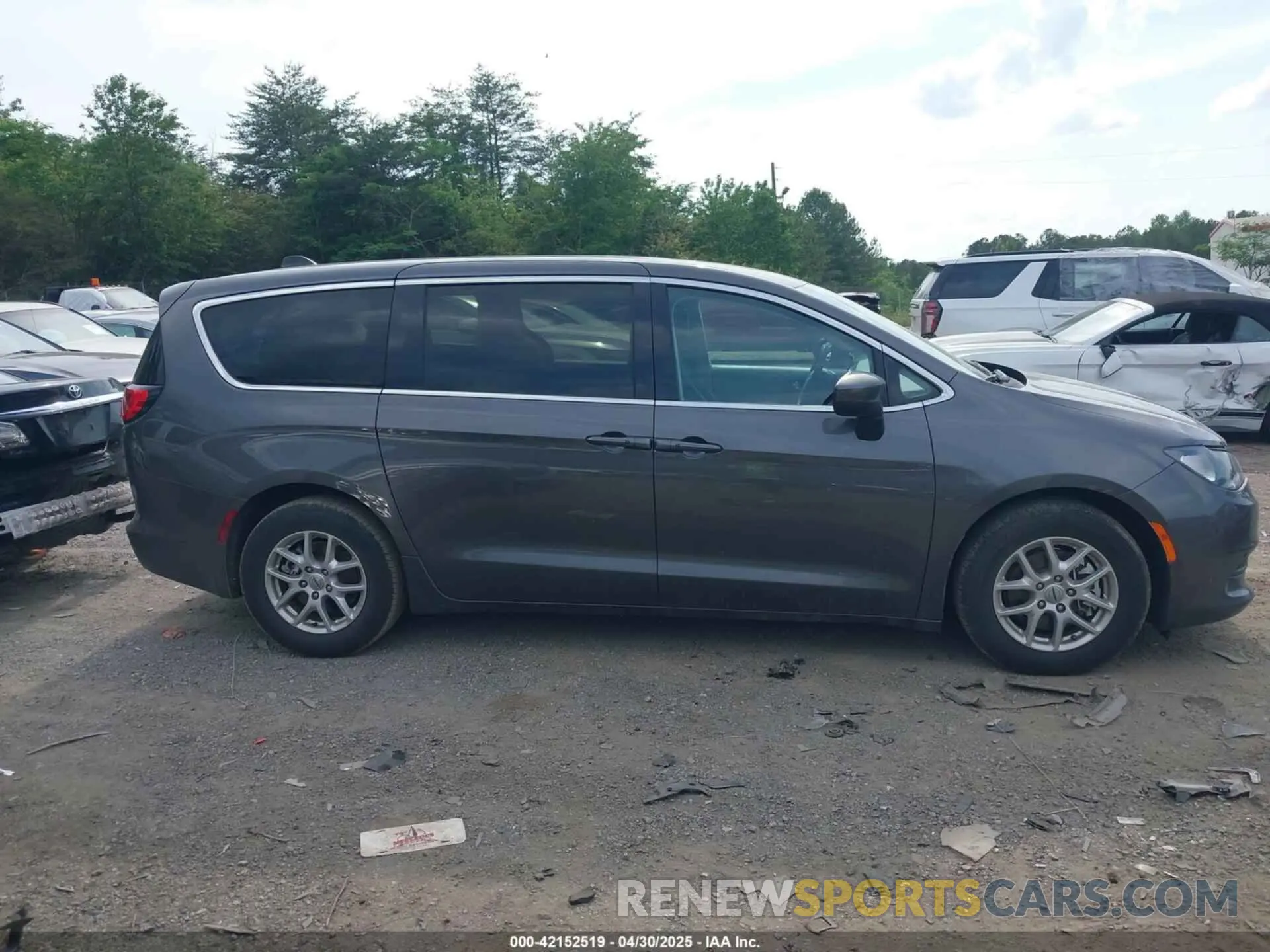 13 Photograph of a damaged car 2C4RC1CG0PR563790 CHRYSLER VOYAGER 2023