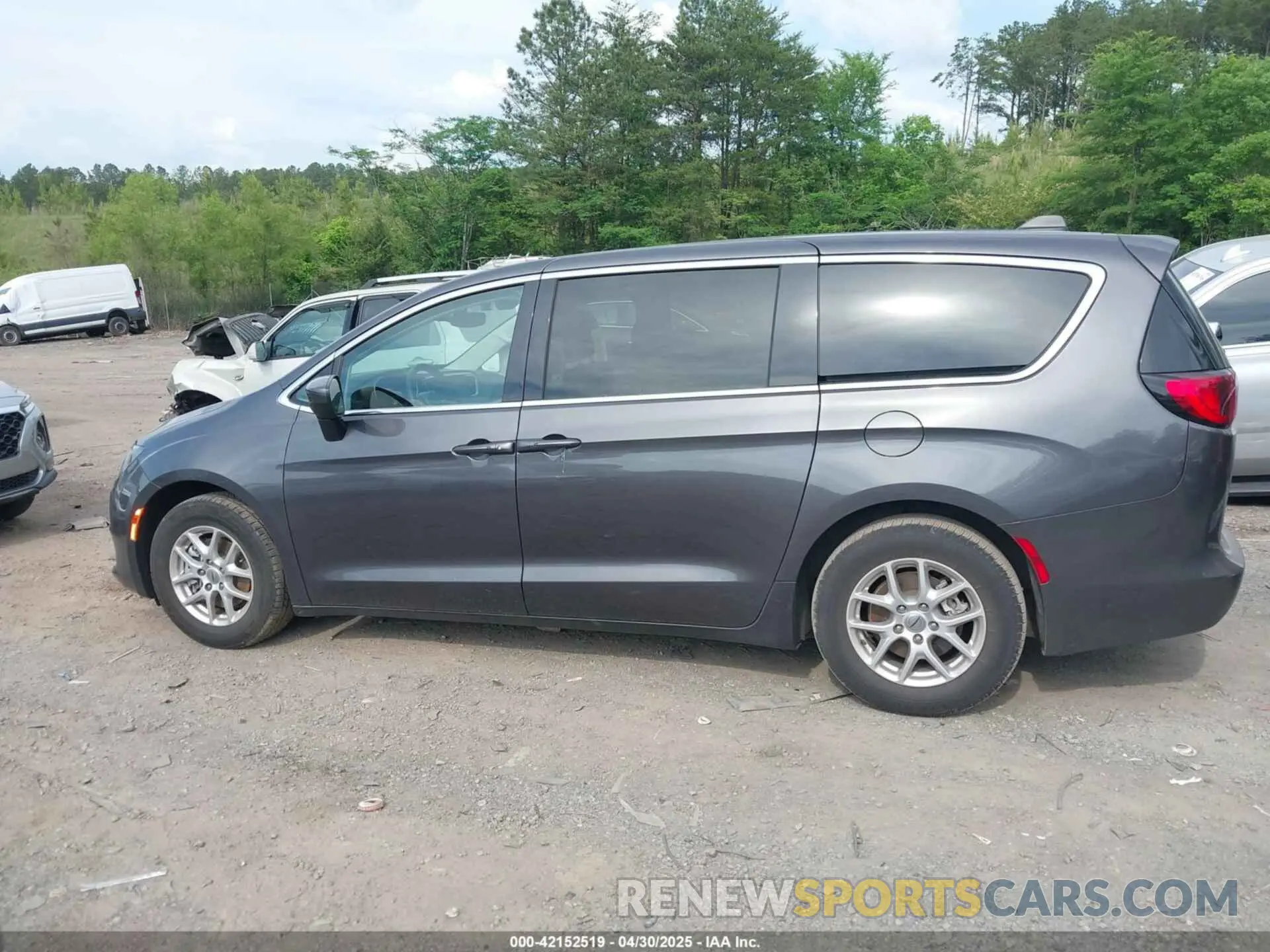 14 Photograph of a damaged car 2C4RC1CG0PR563790 CHRYSLER VOYAGER 2023