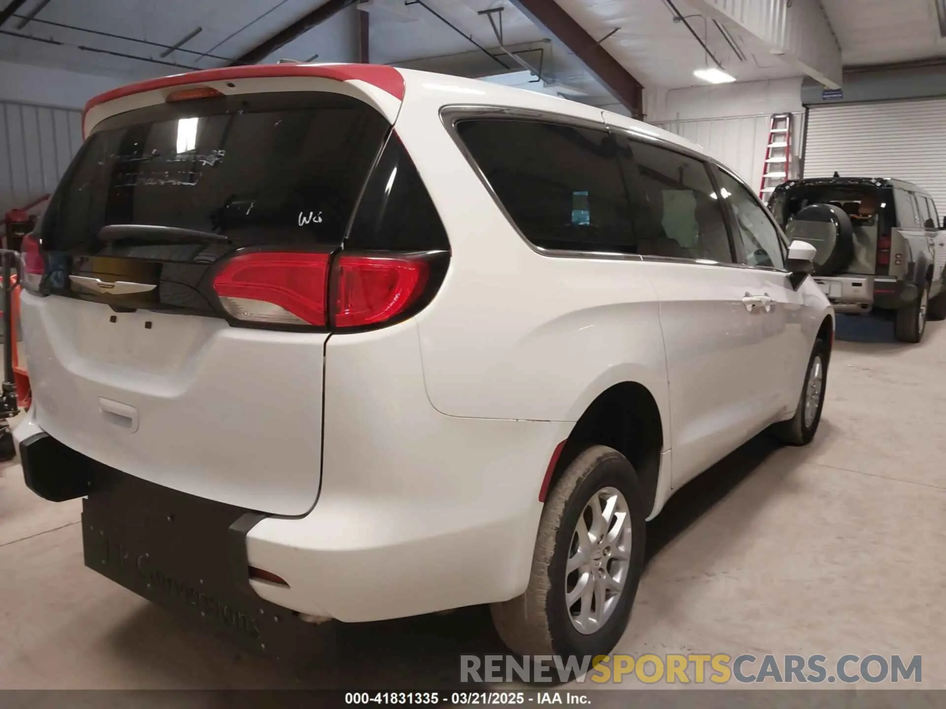 4 Photograph of a damaged car 2C4RC1CG0PR596076 CHRYSLER VOYAGER 2023