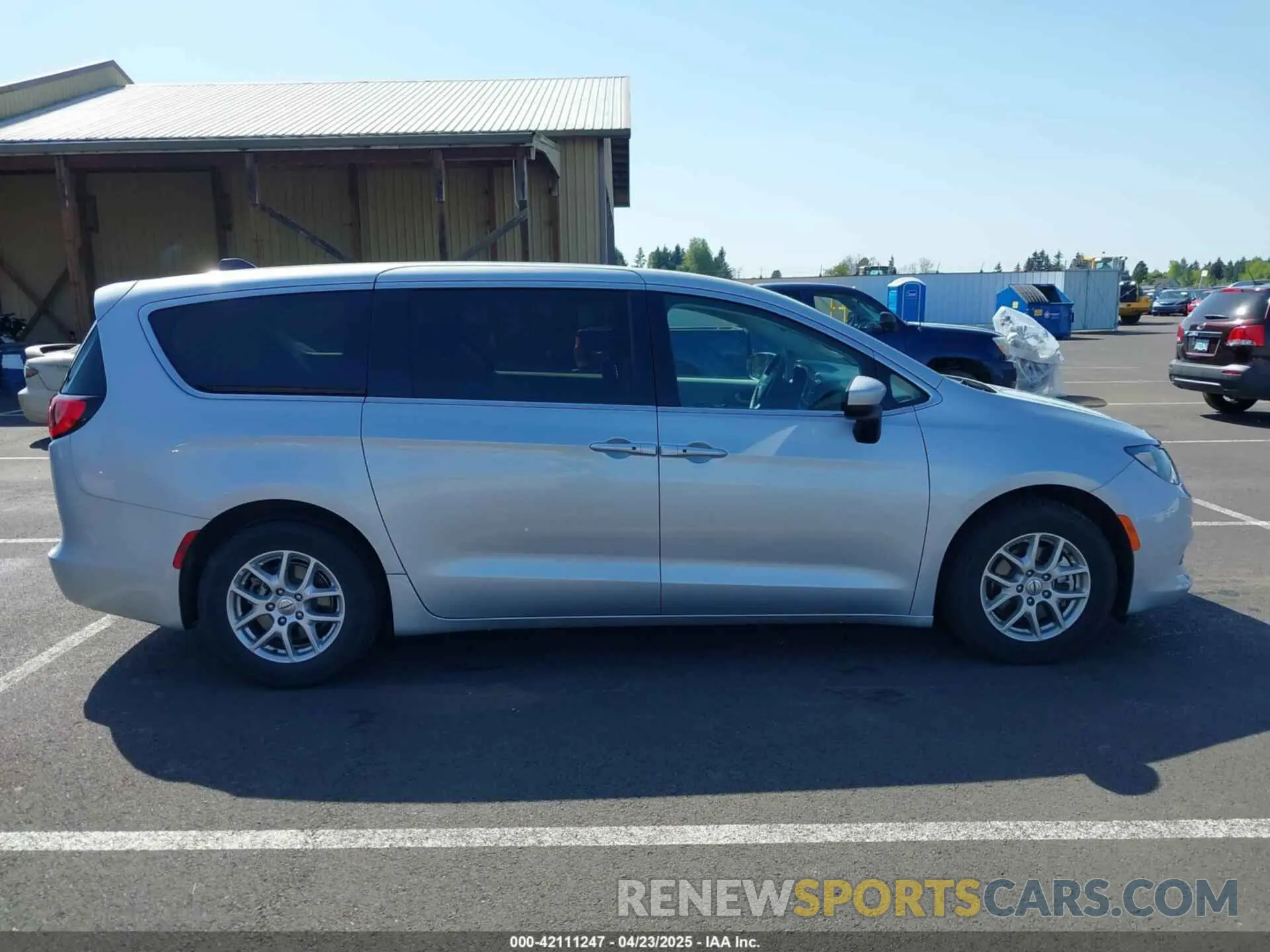 13 Фотография поврежденного автомобиля 2C4RC1CG0PR597647 CHRYSLER VOYAGER 2023