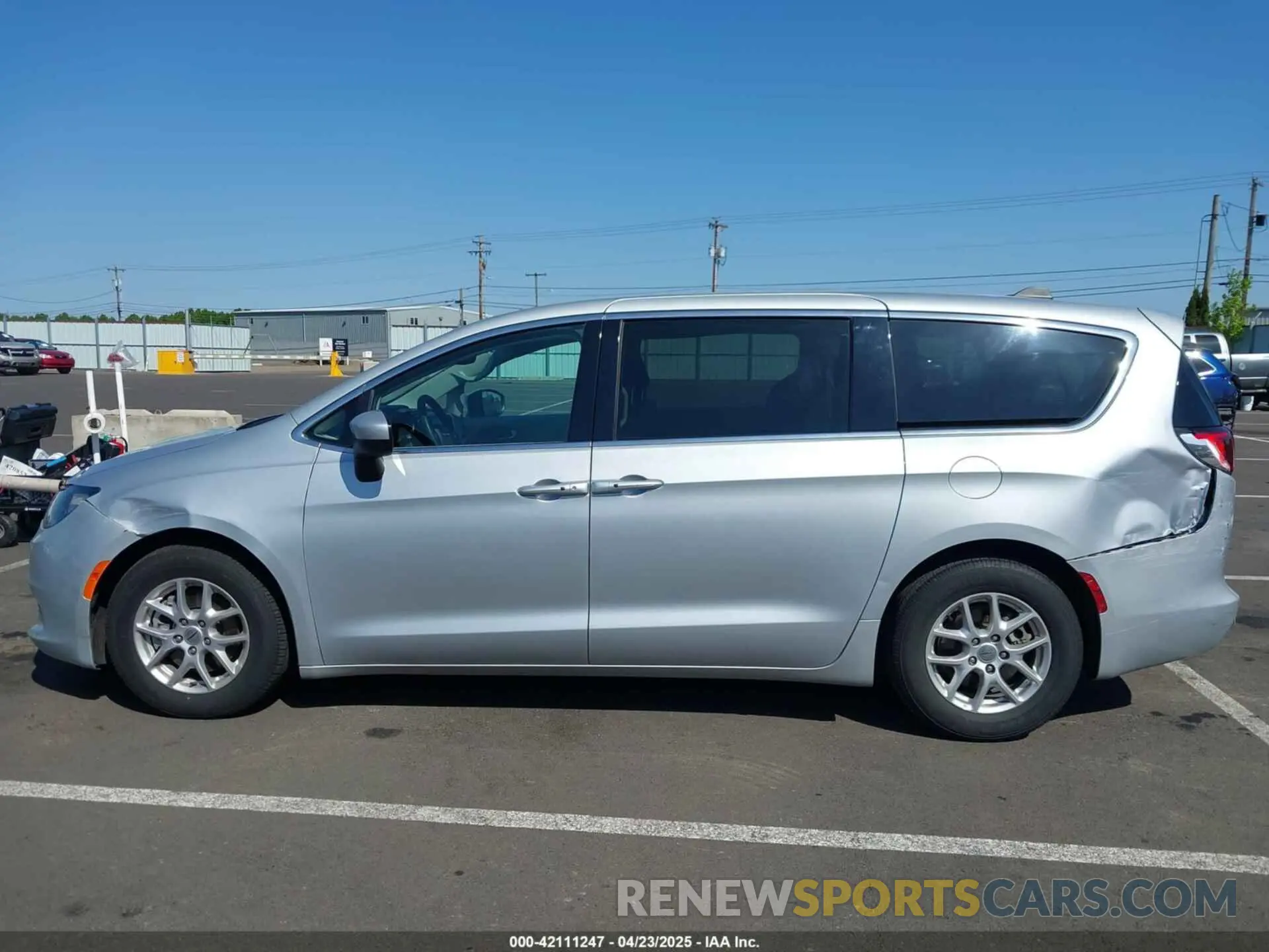 14 Фотография поврежденного автомобиля 2C4RC1CG0PR597647 CHRYSLER VOYAGER 2023